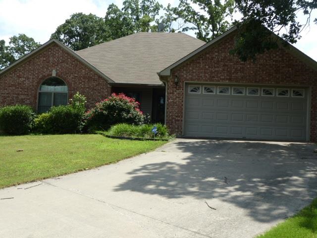 Very well maintained home on cul-de-sac lot split plan with large master suite with attached small office or also used as nursery. Greatroom has fireplace. Spacious kitchen, lots of cabinets, and counter tops.