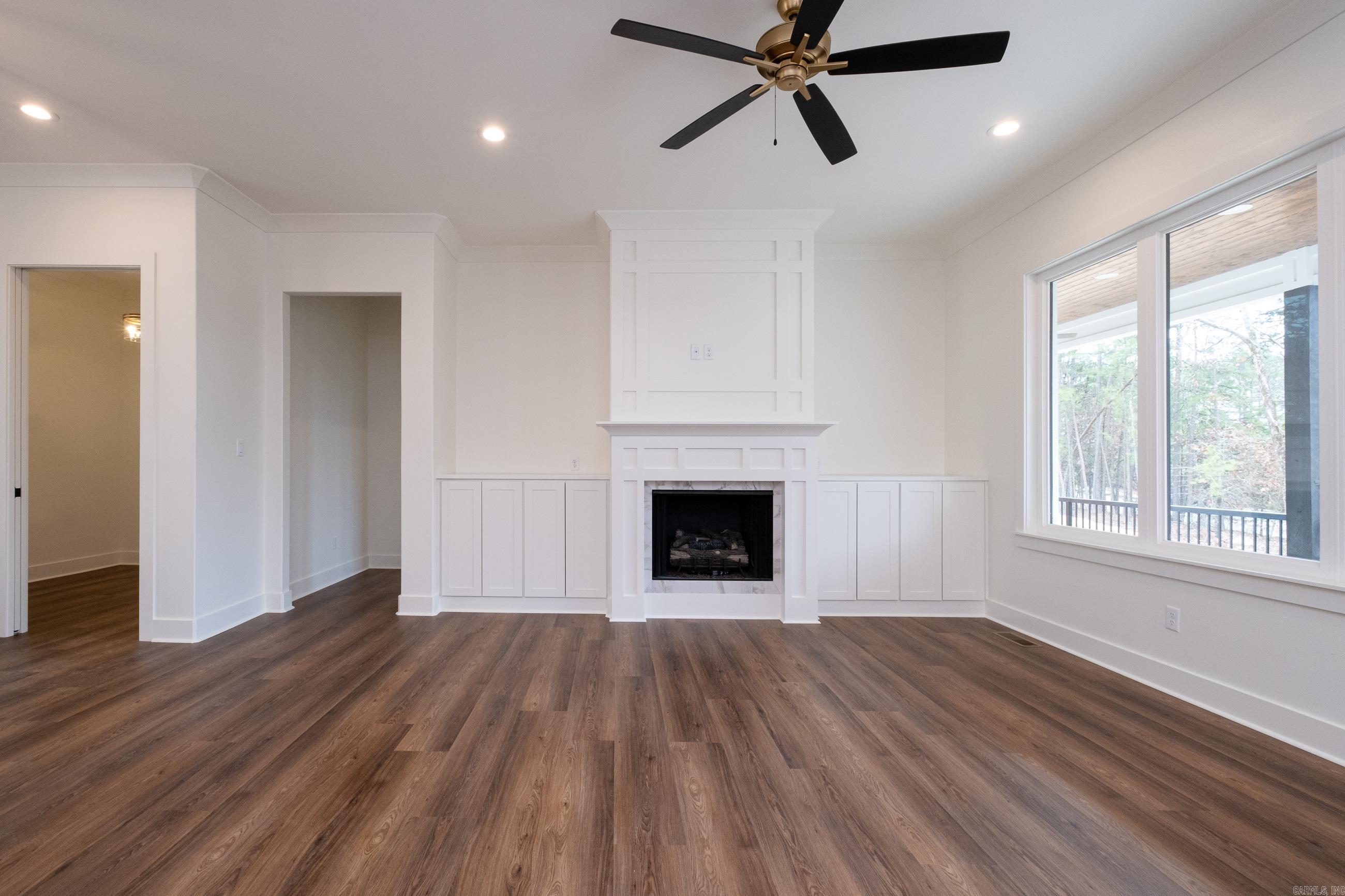 BEAR DEN ESTATES - Residential