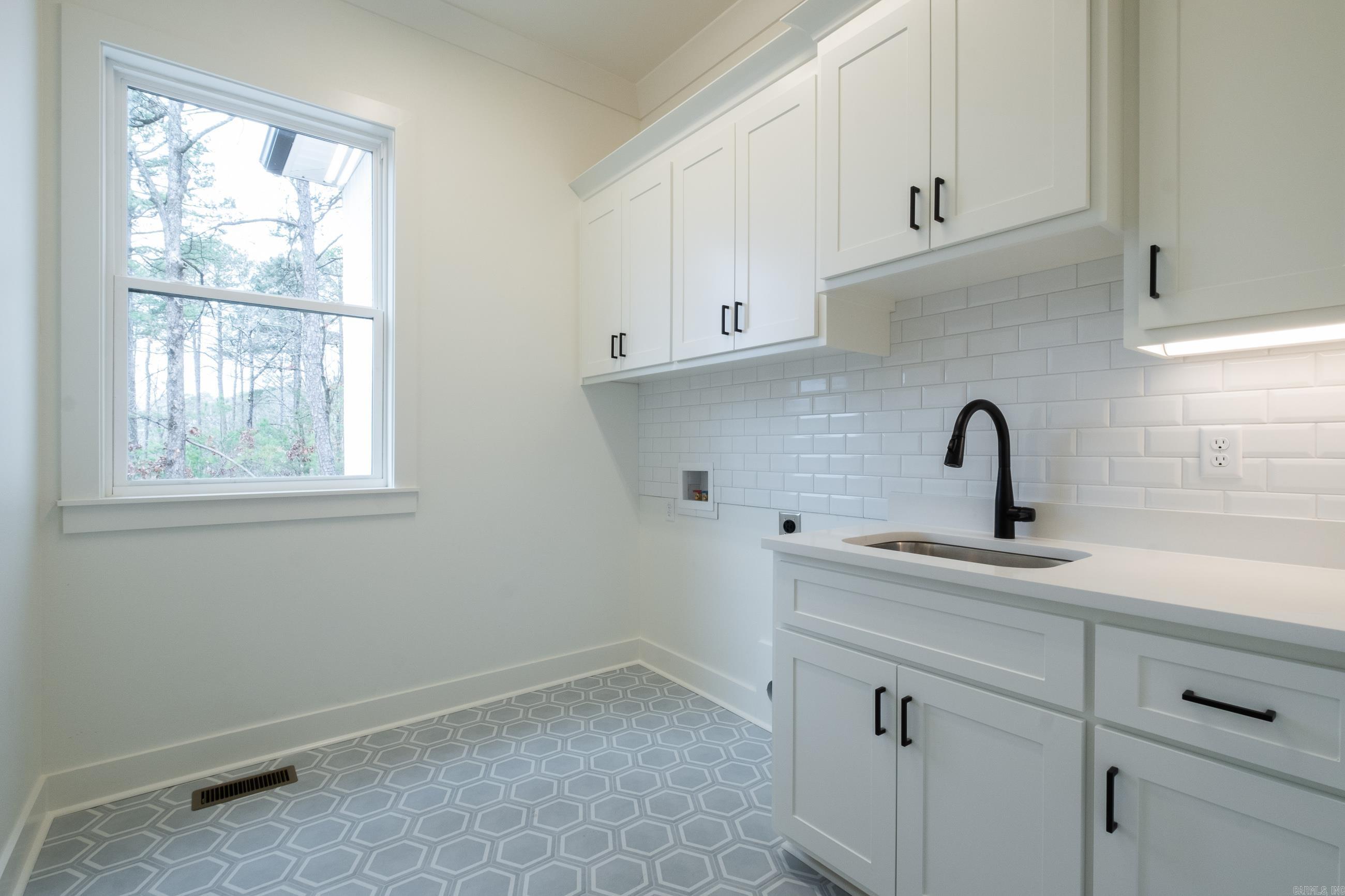 BEAR DEN ESTATES - Residential