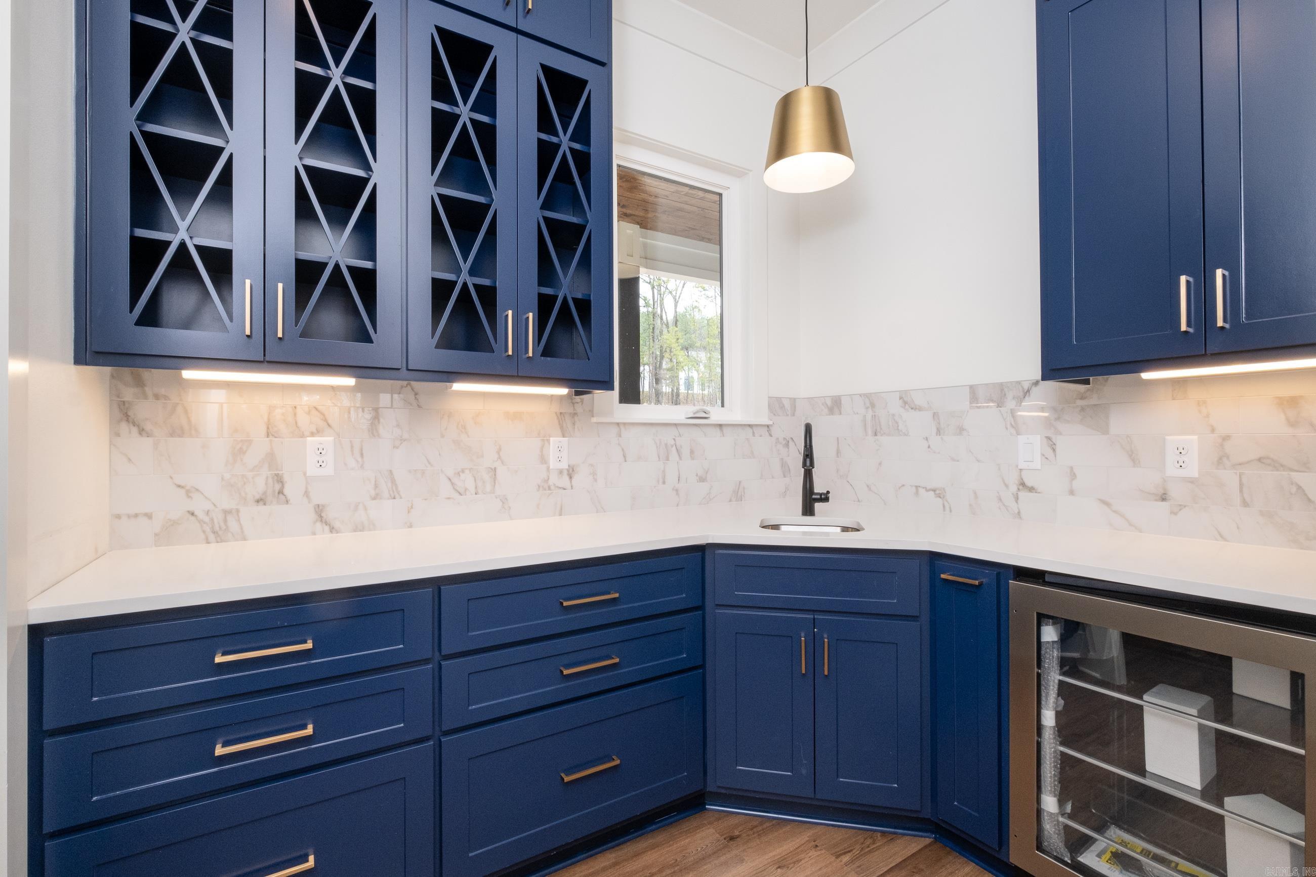 BEAR DEN ESTATES - Residential