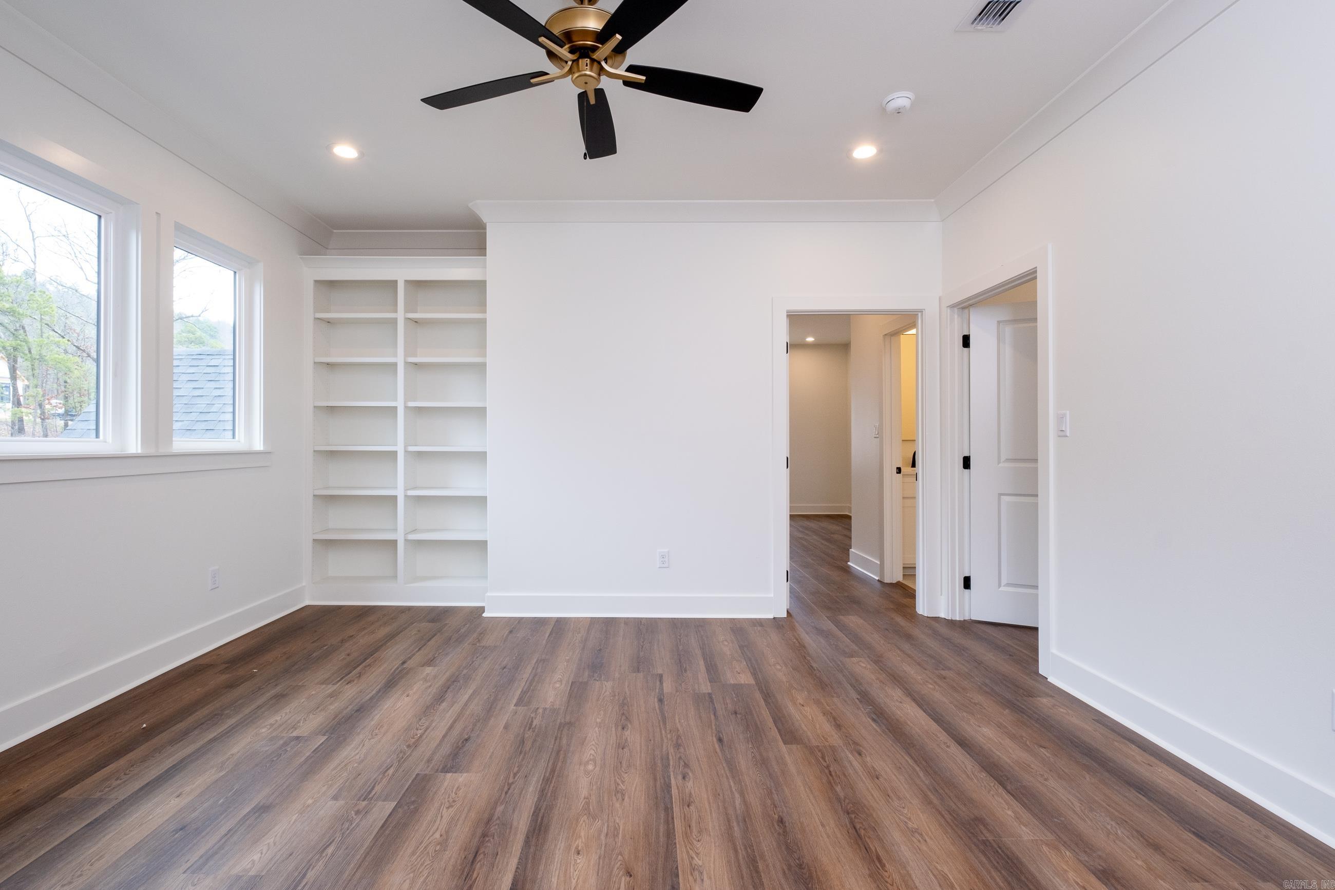 BEAR DEN ESTATES - Residential