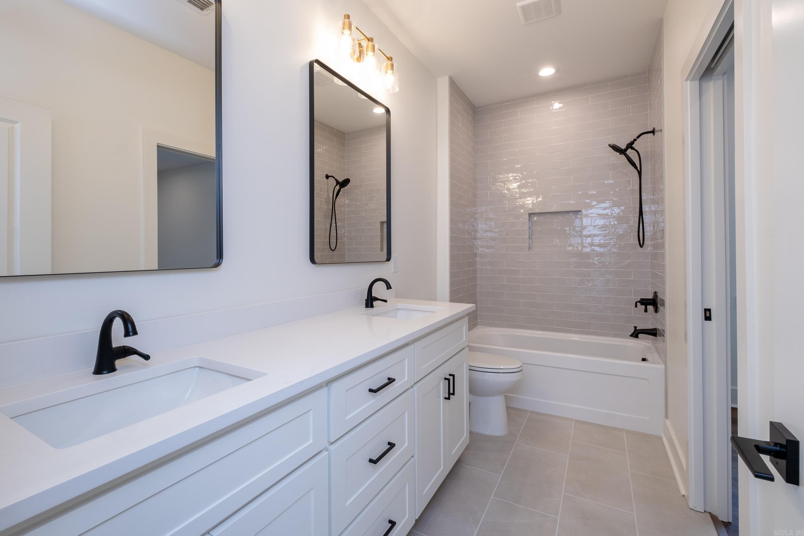 BEAR DEN ESTATES - Residential