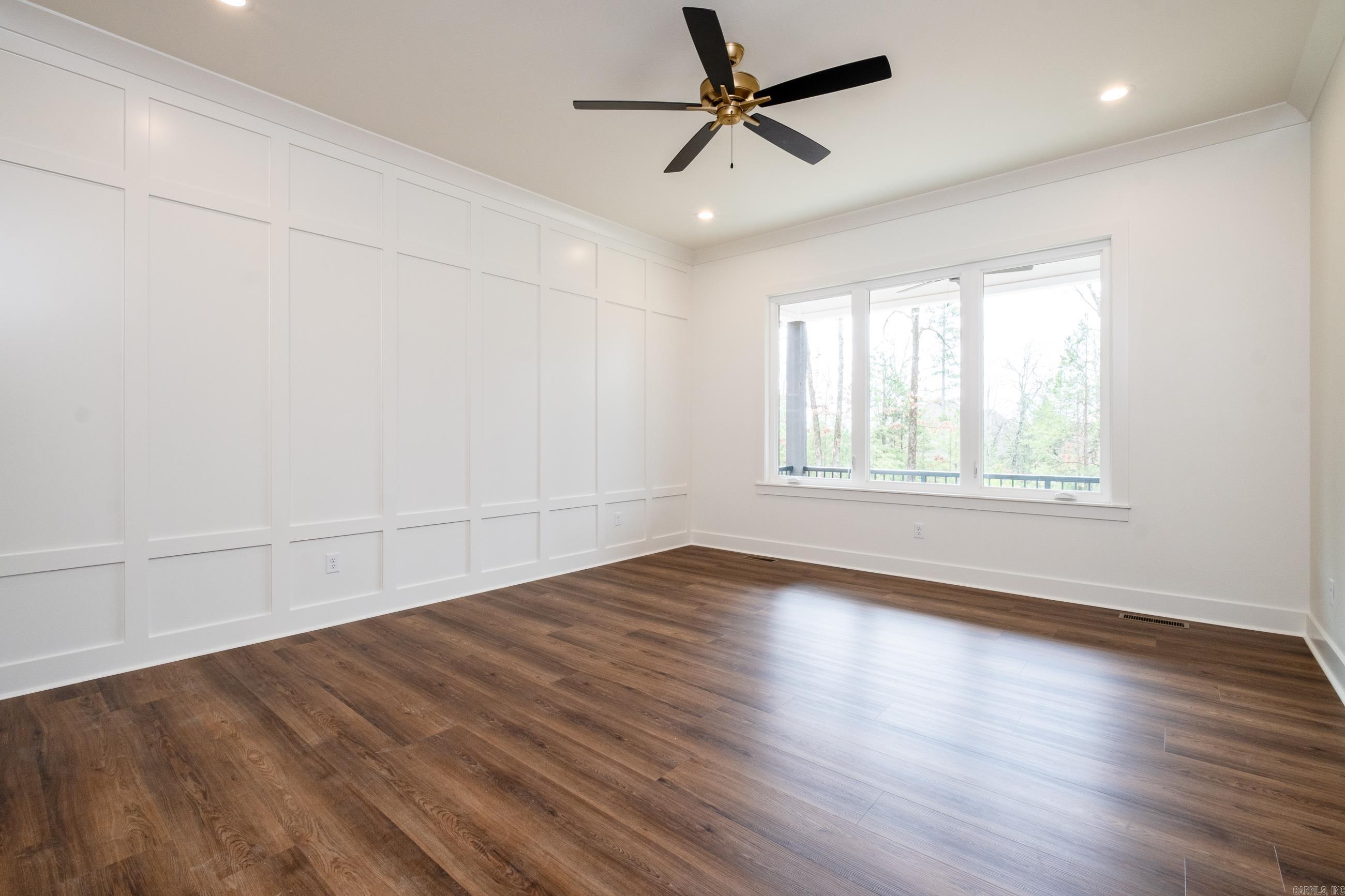 BEAR DEN ESTATES - Residential