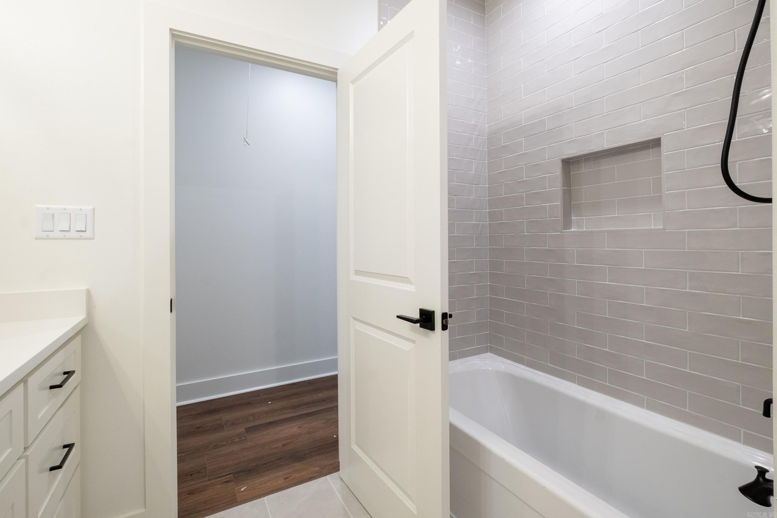 BEAR DEN ESTATES - Residential