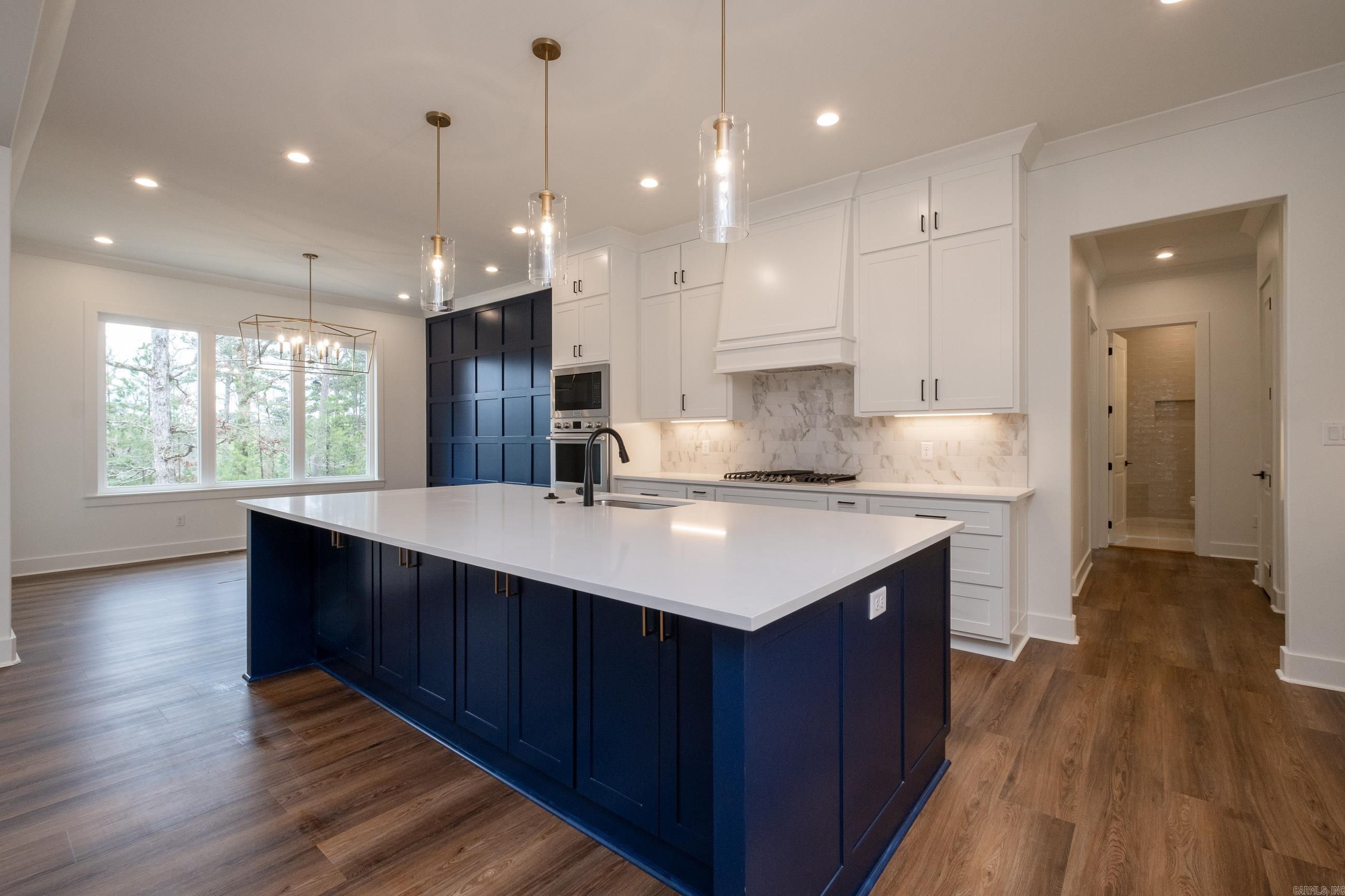 BEAR DEN ESTATES - Residential