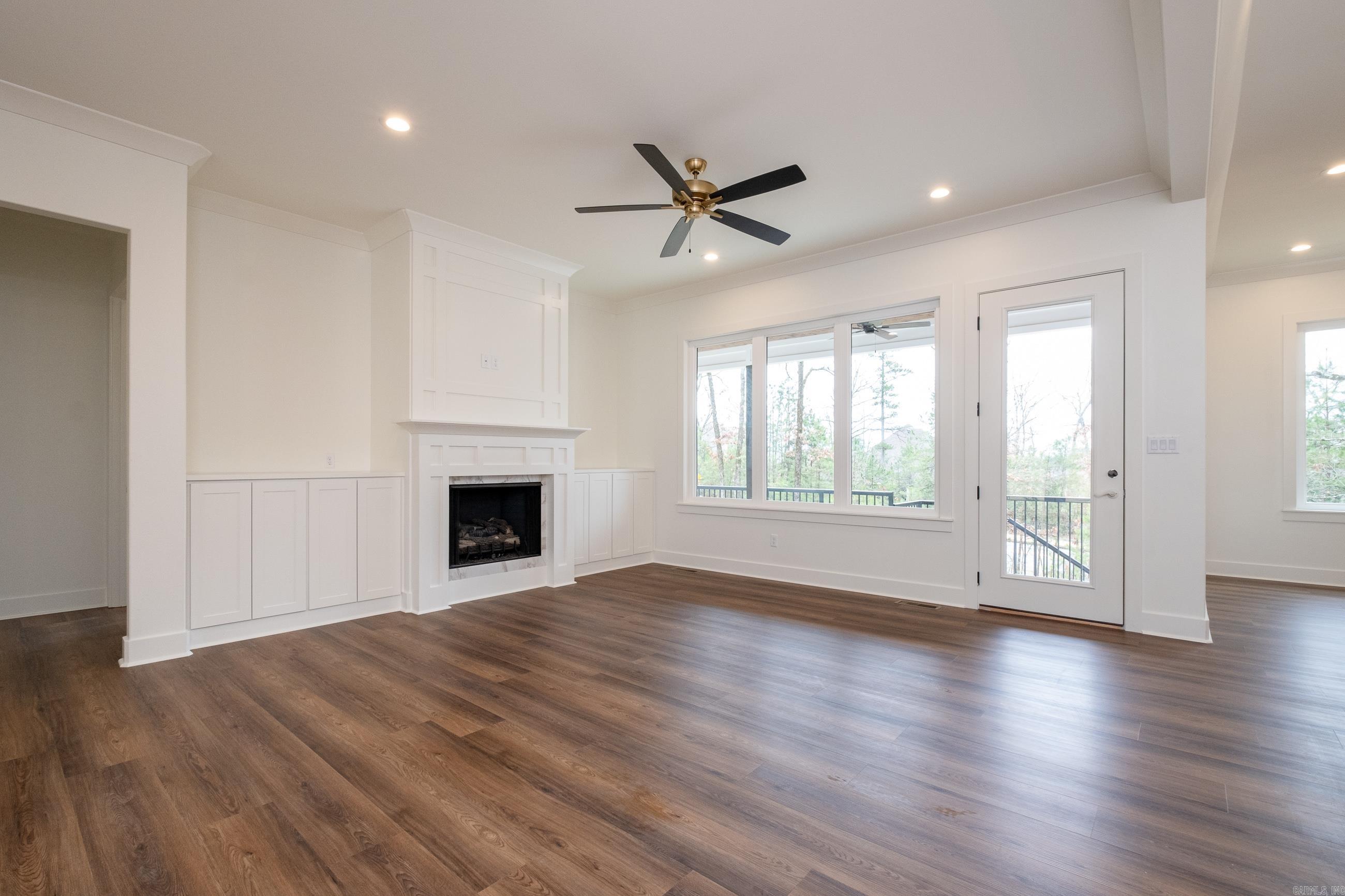 BEAR DEN ESTATES - Residential