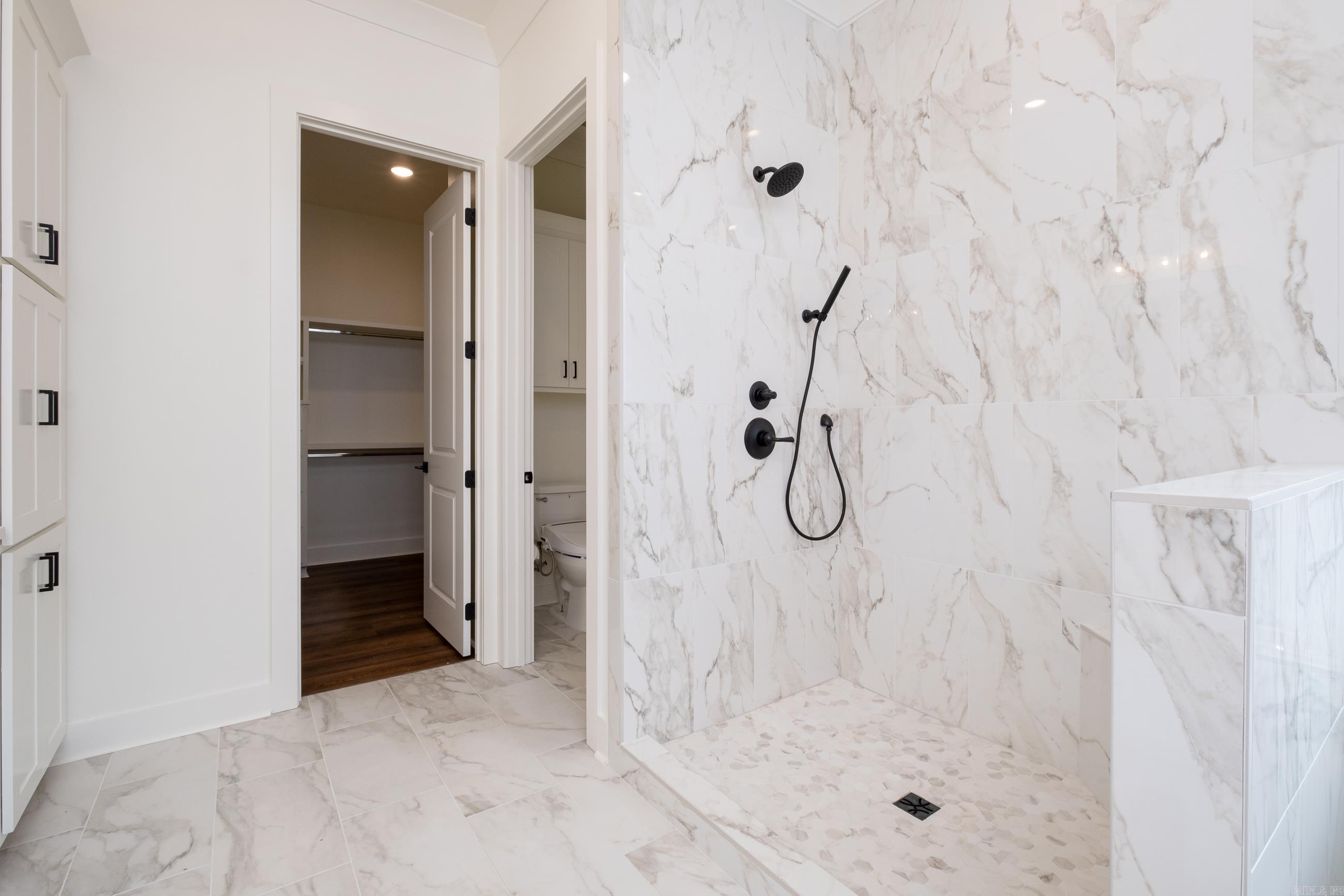 BEAR DEN ESTATES - Residential