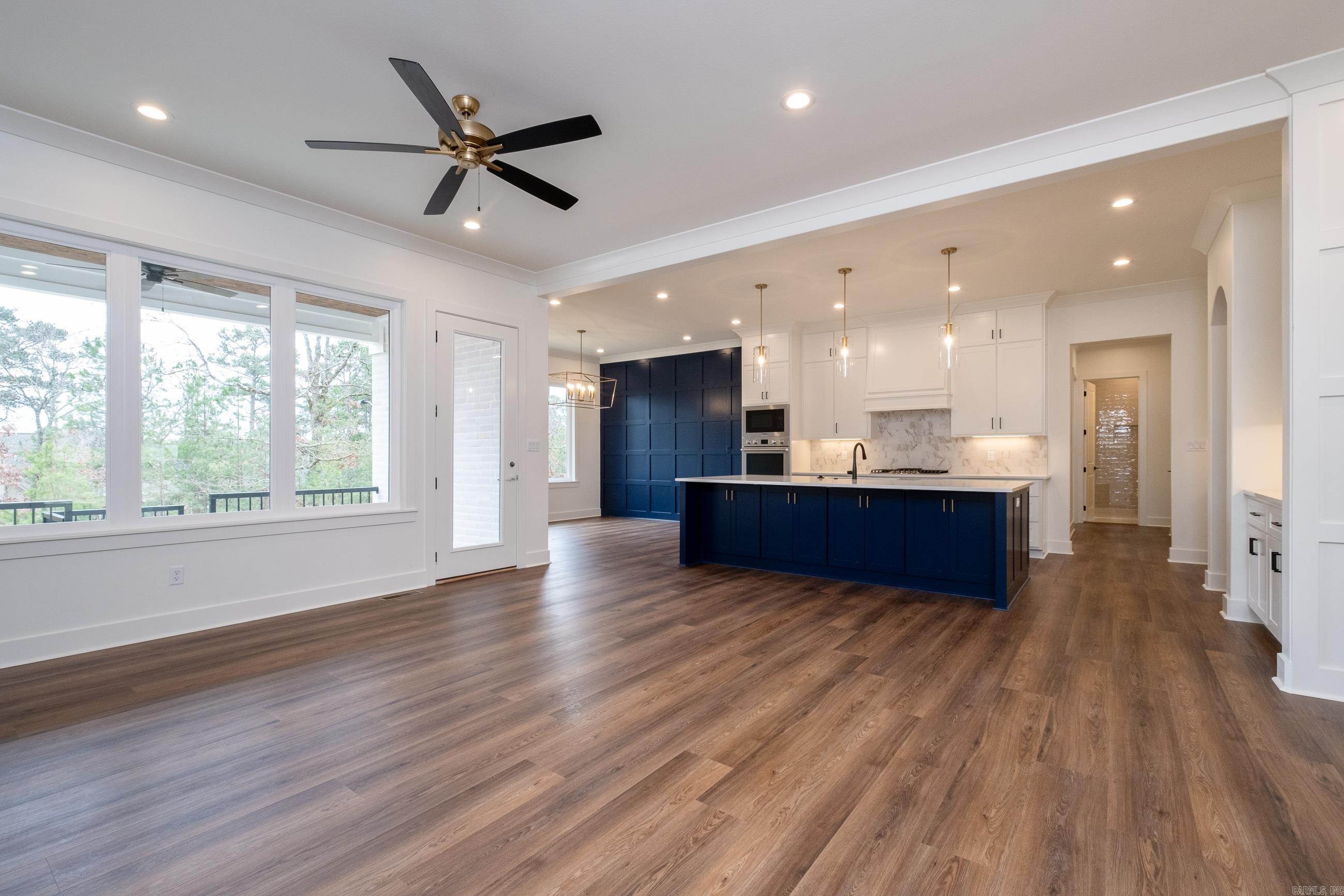 BEAR DEN ESTATES - Residential