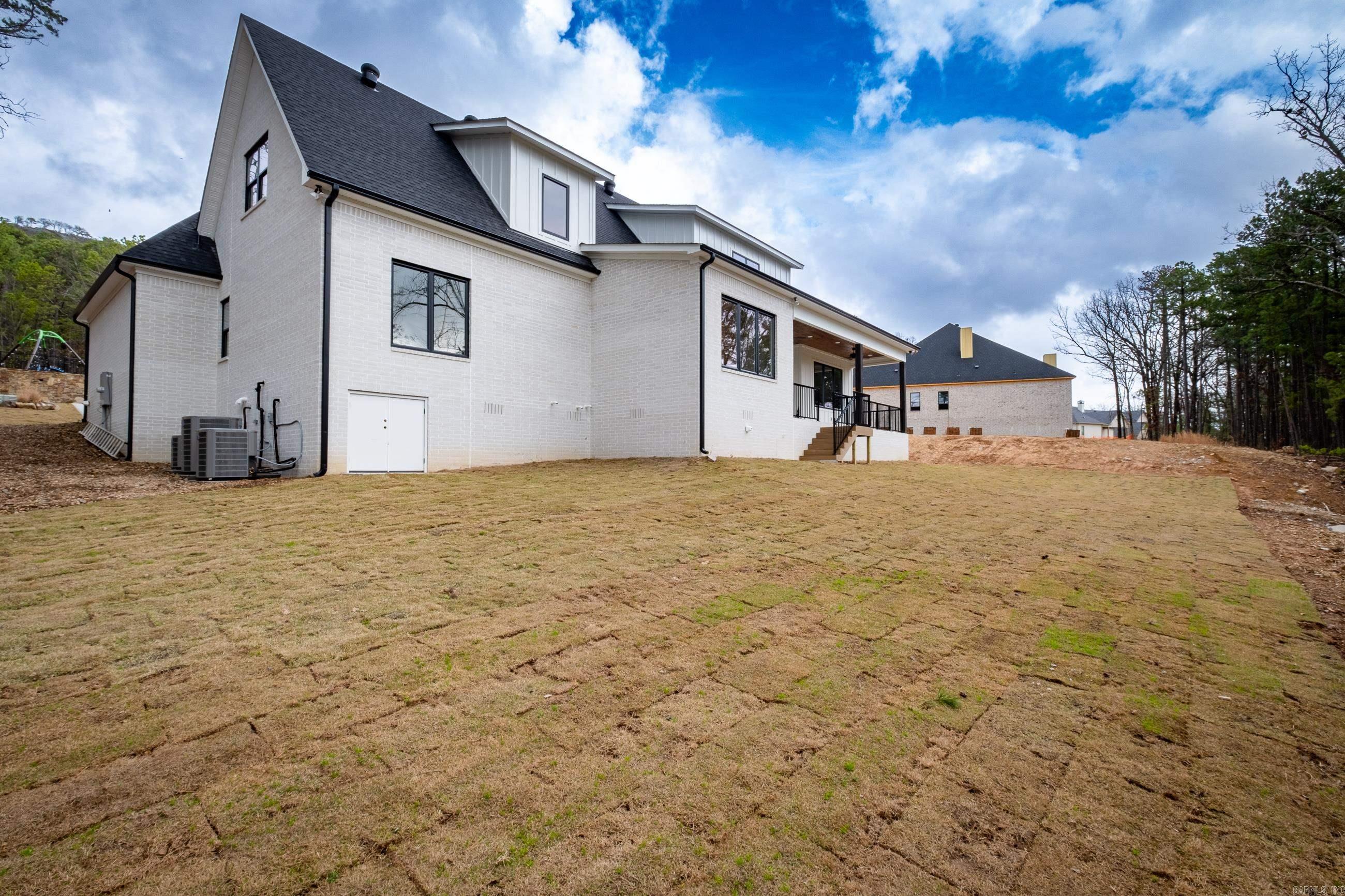 BEAR DEN ESTATES - Residential