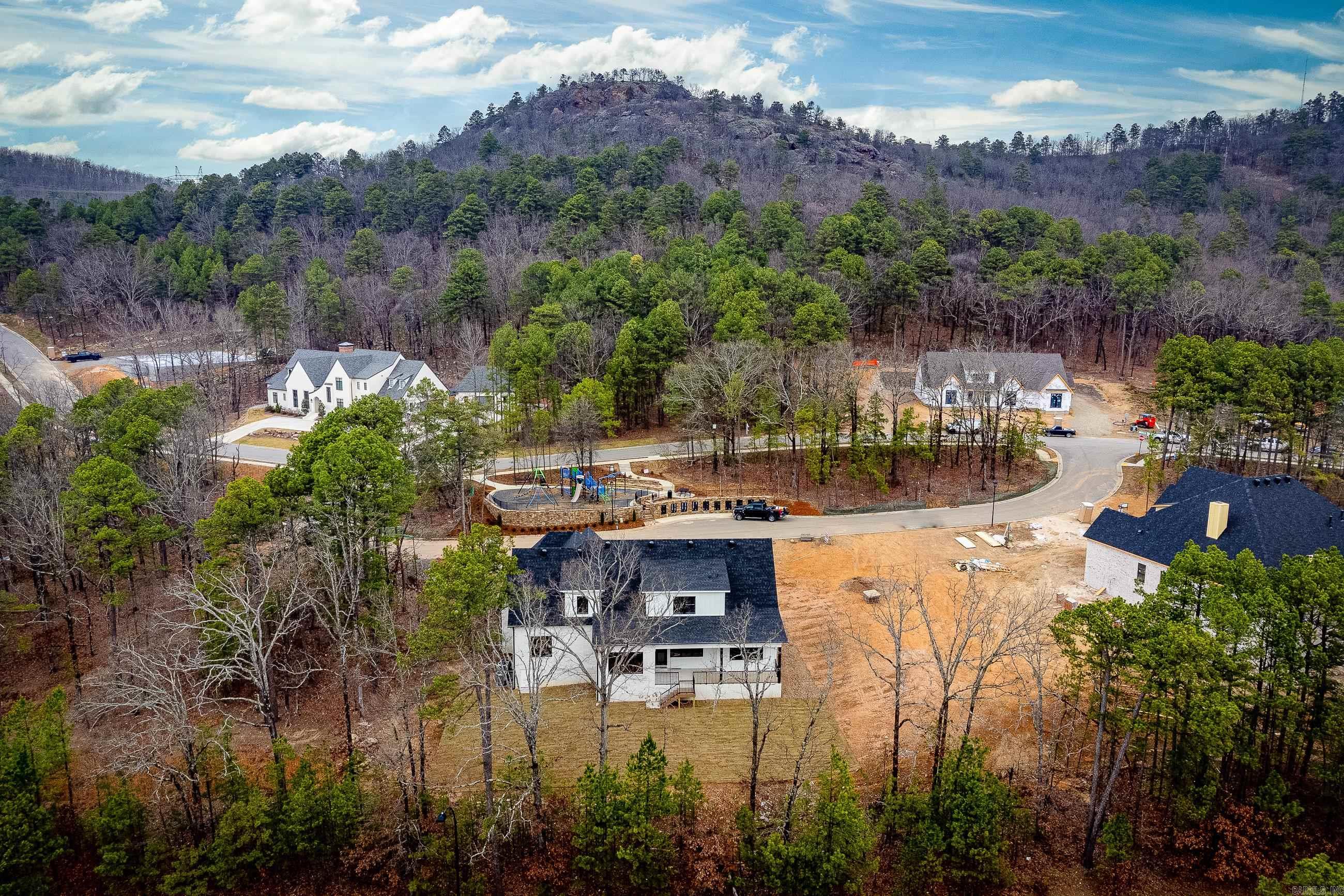 BEAR DEN ESTATES - Residential