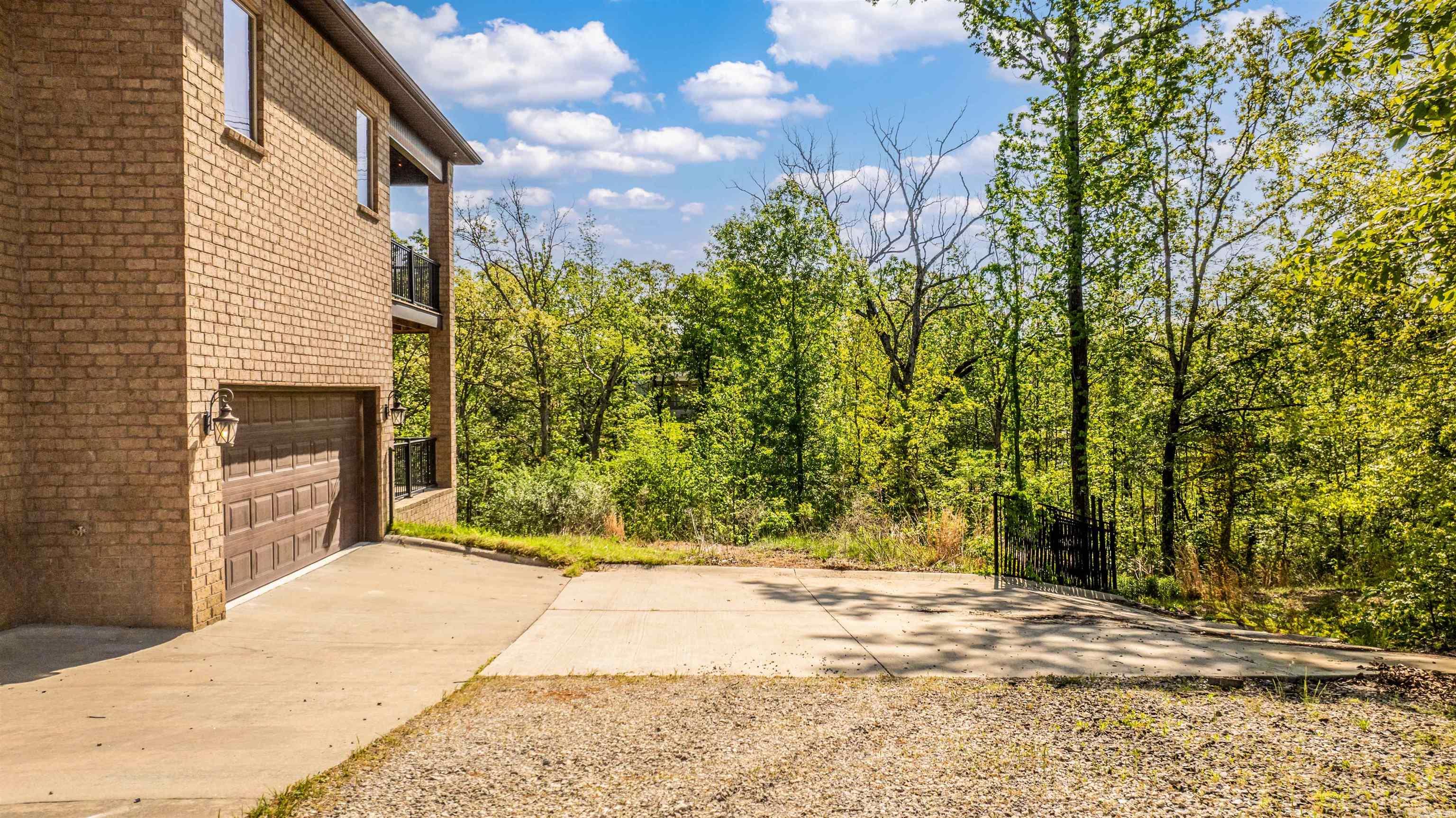 MILLERS CROSSING - Residential