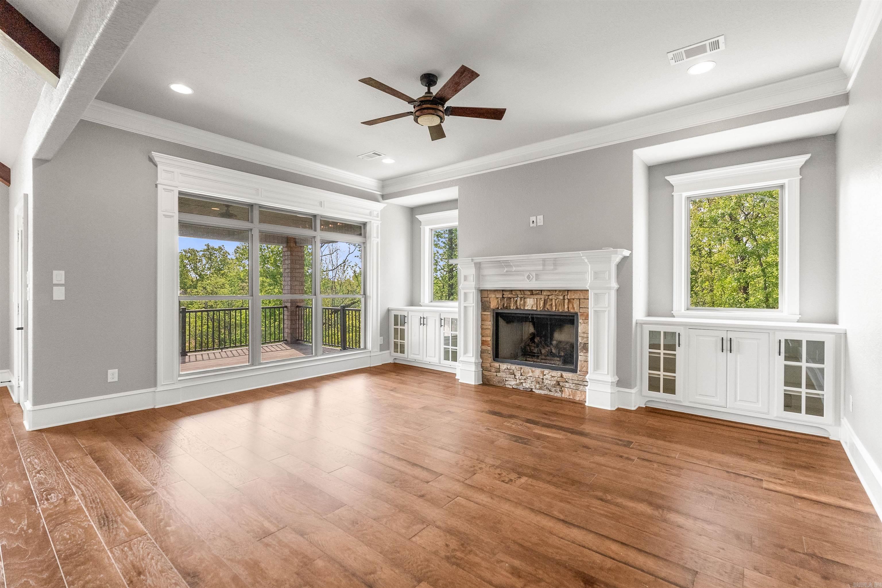 MILLERS CROSSING - Residential