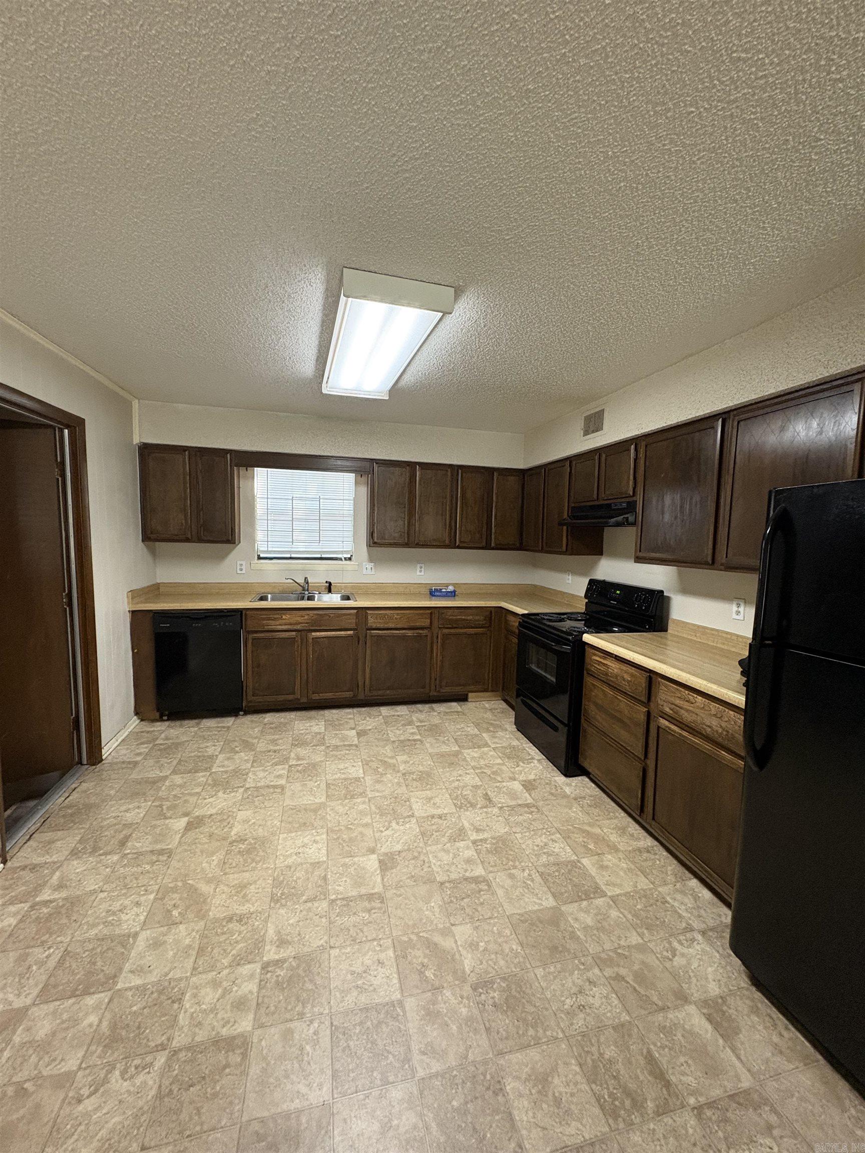 Parkwood - Residential Lease