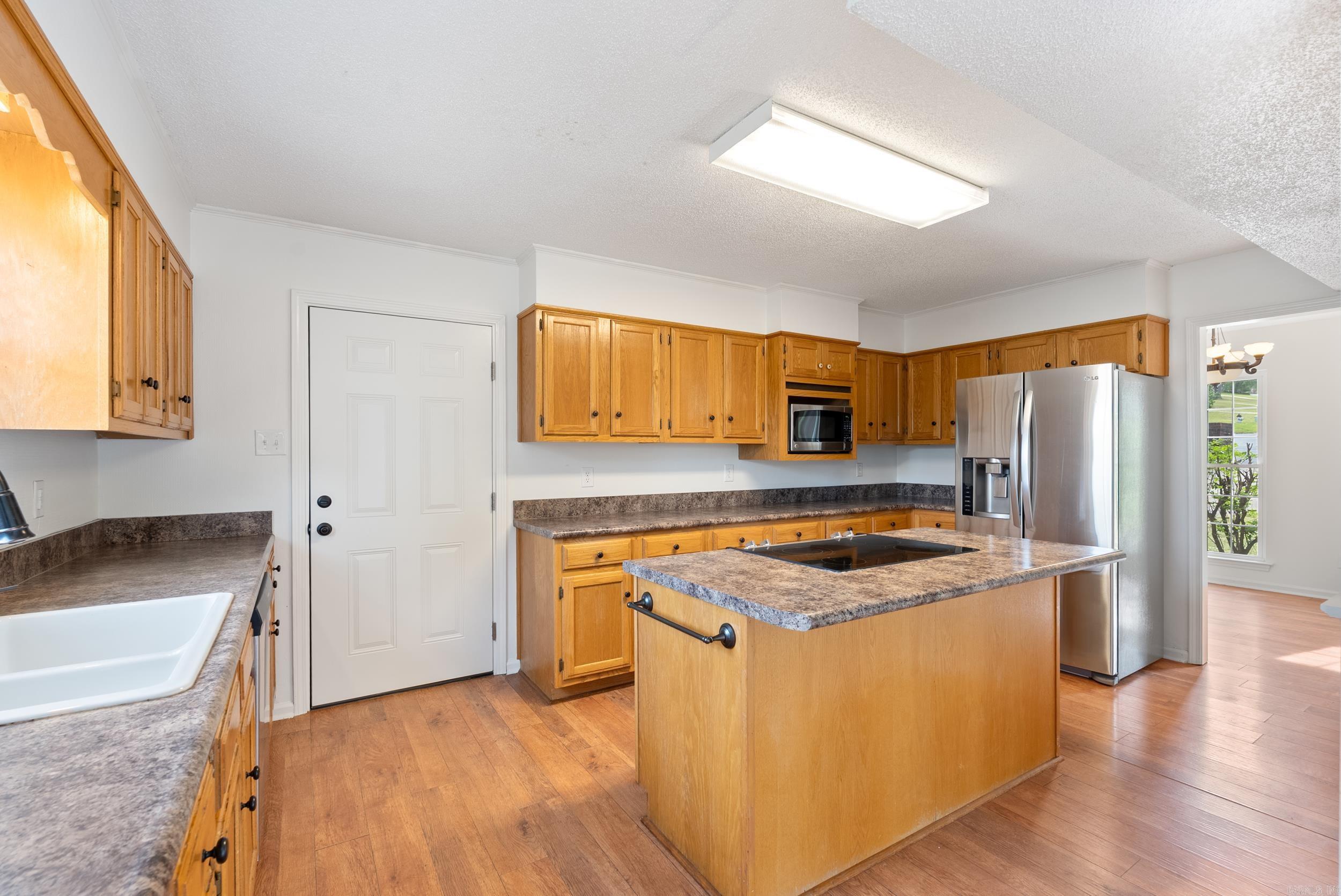 DIAMOND POINTE - Residential