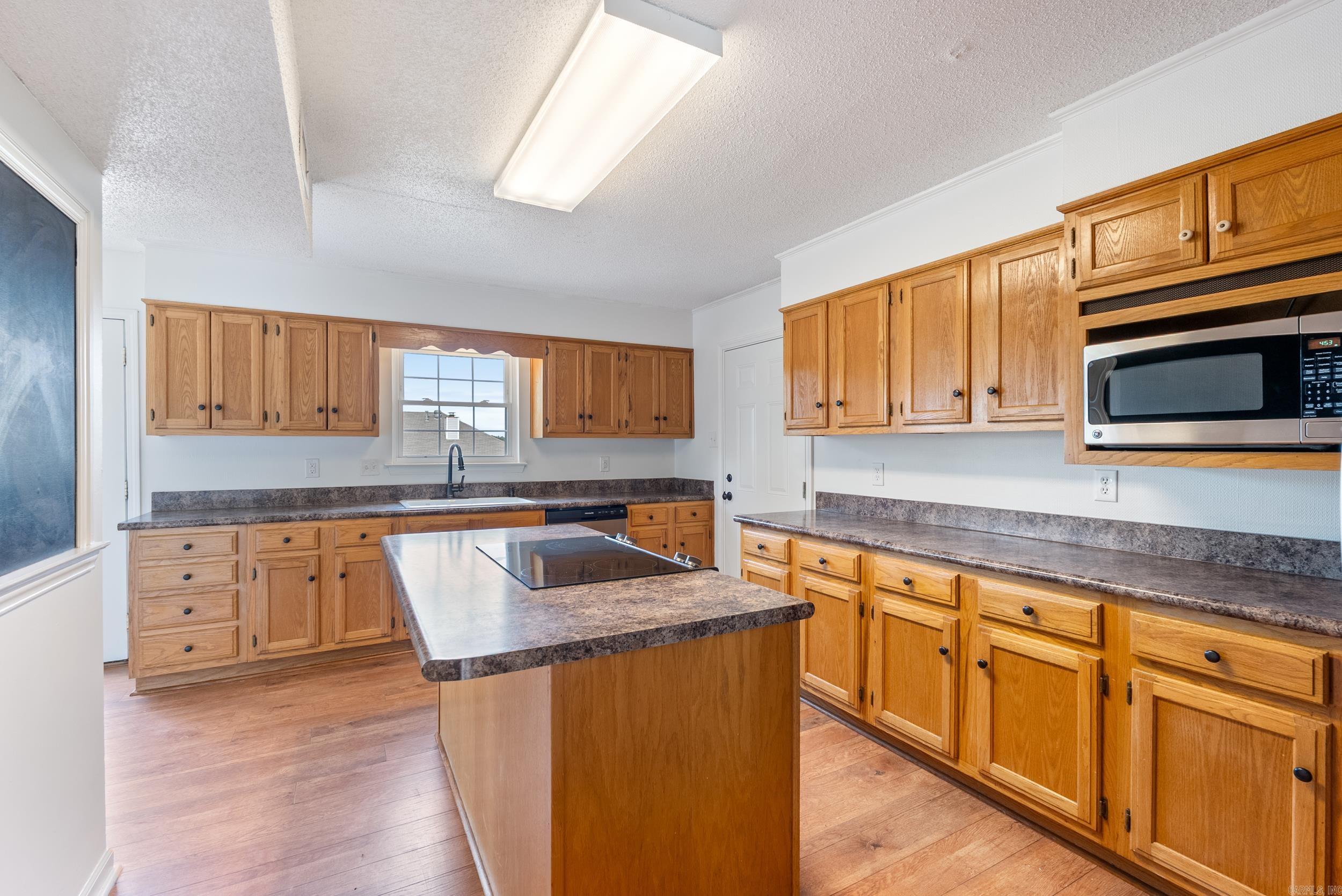 DIAMOND POINTE - Residential