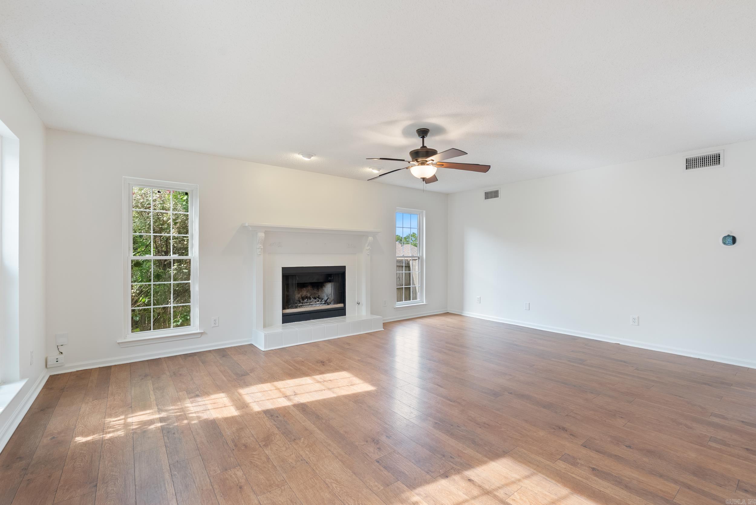 DIAMOND POINTE - Residential