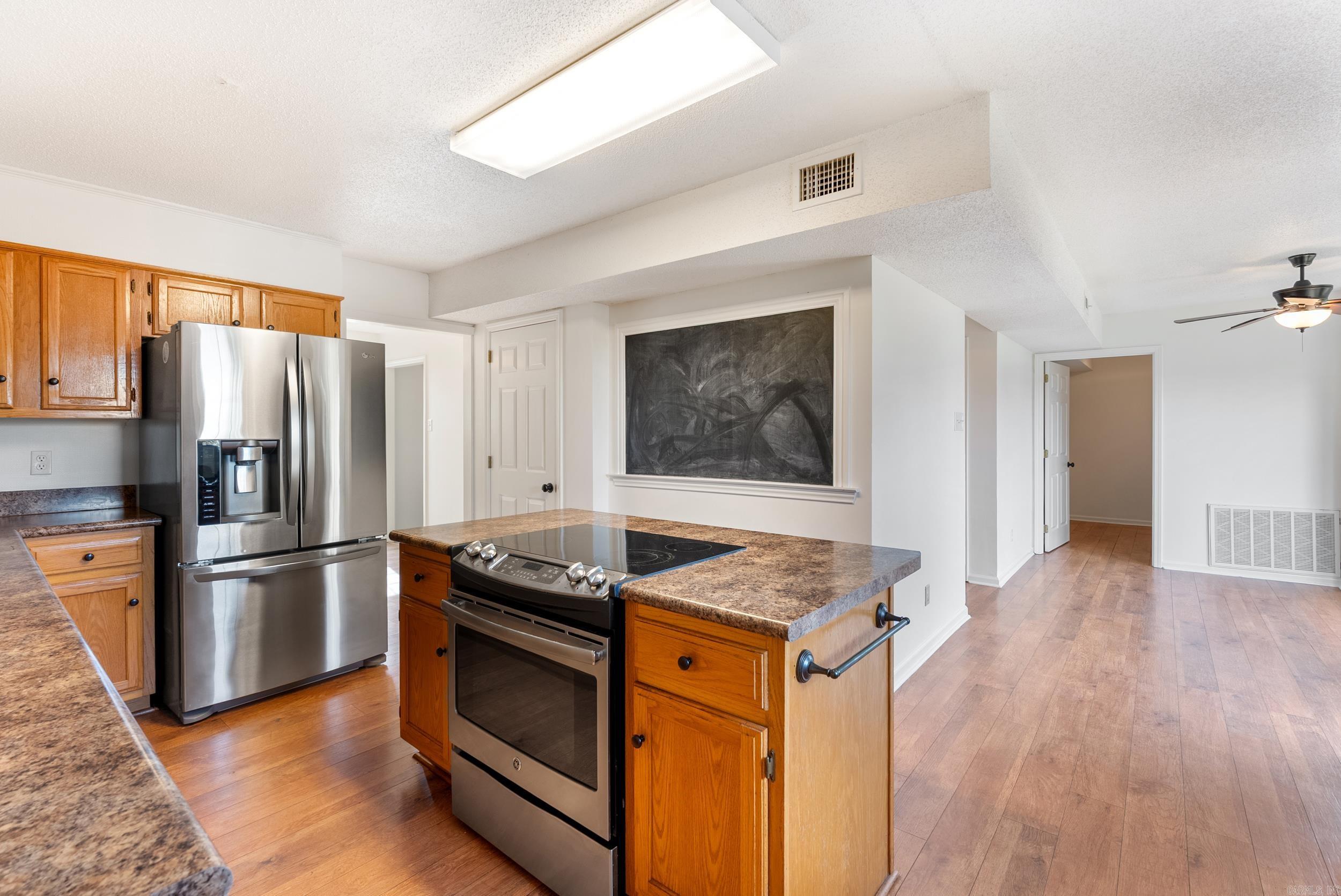 DIAMOND POINTE - Residential