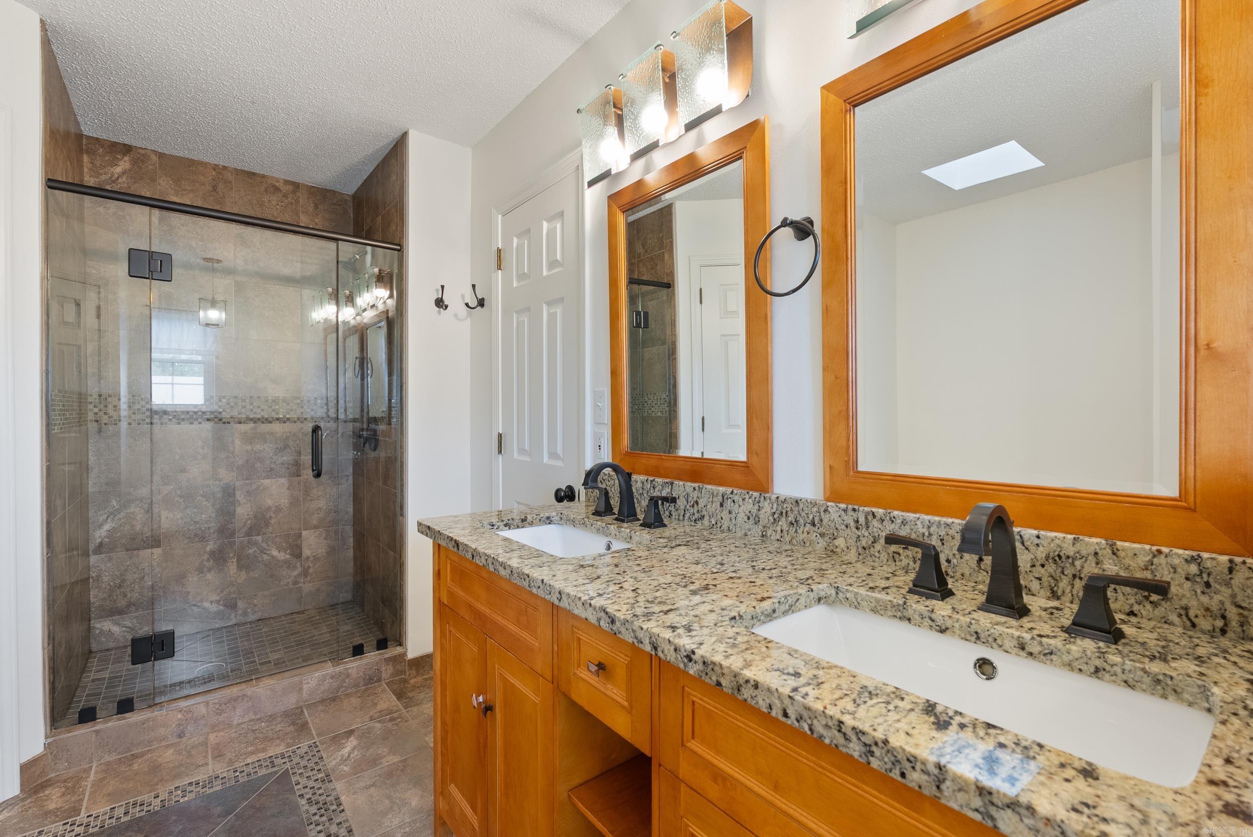 DIAMOND POINTE - Residential