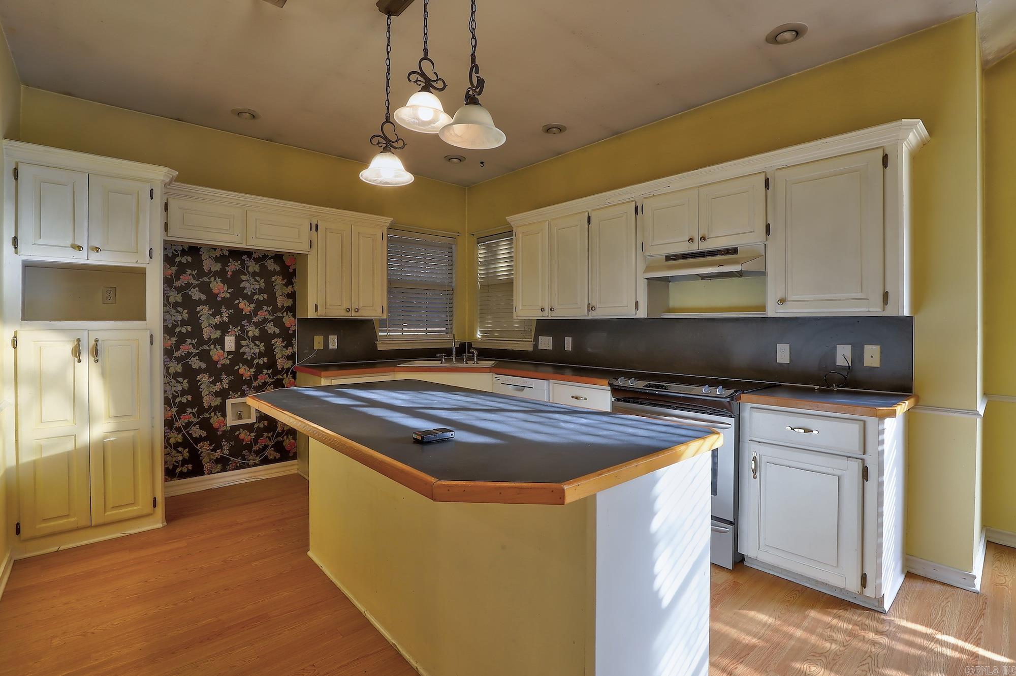 CASTLEROCK ESTATES - Residential