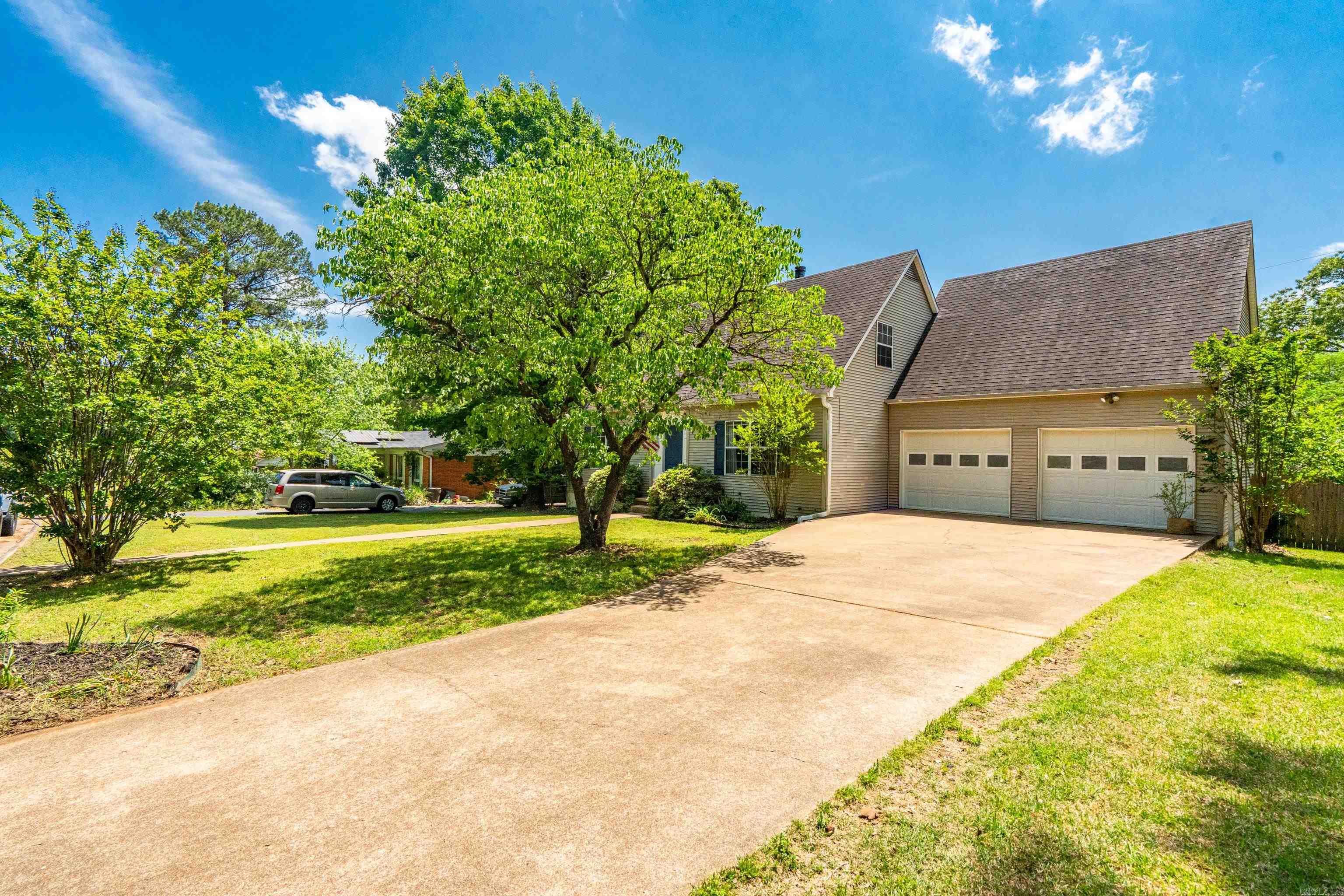 MEADOW-WOOD - Residential