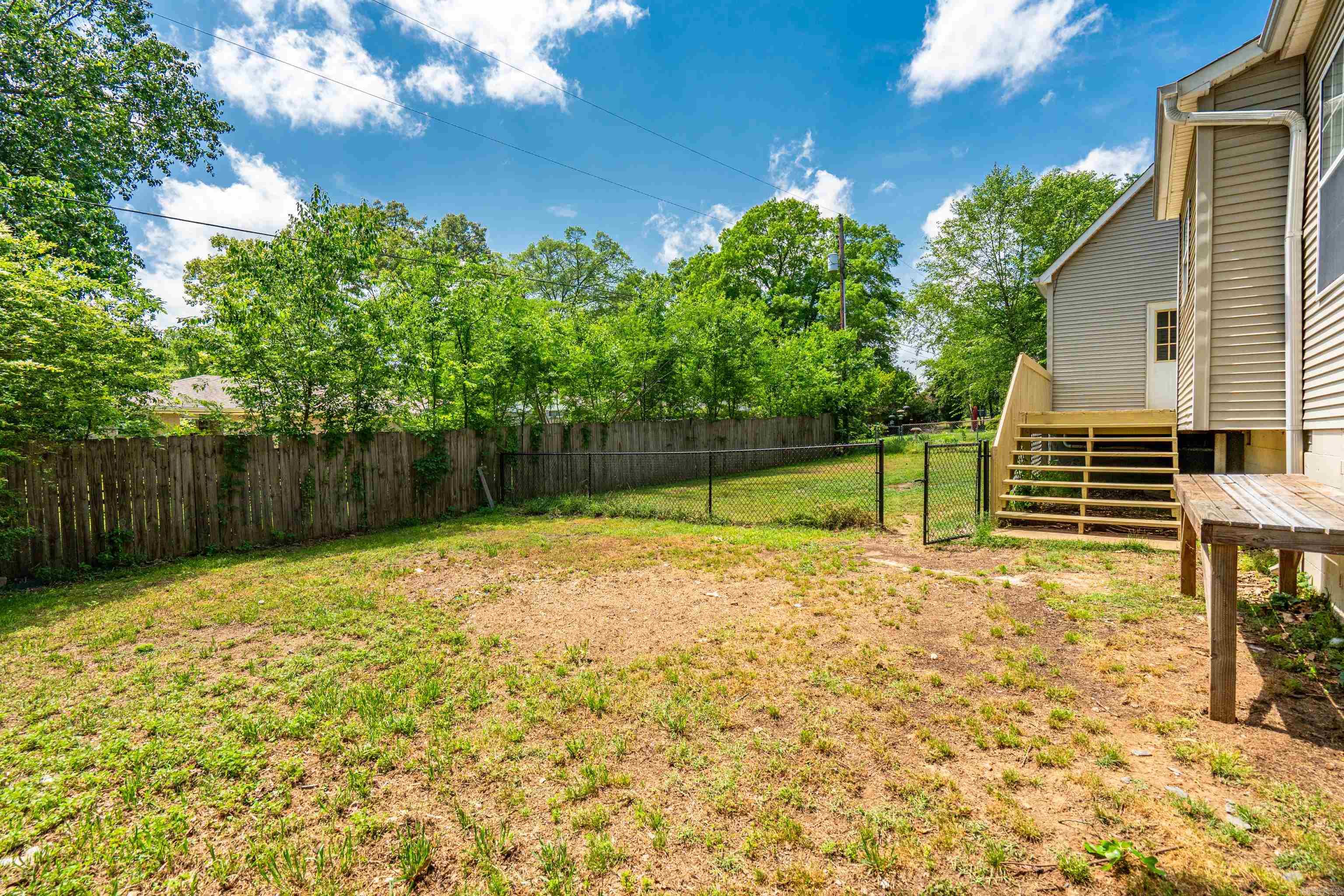 MEADOW-WOOD - Residential