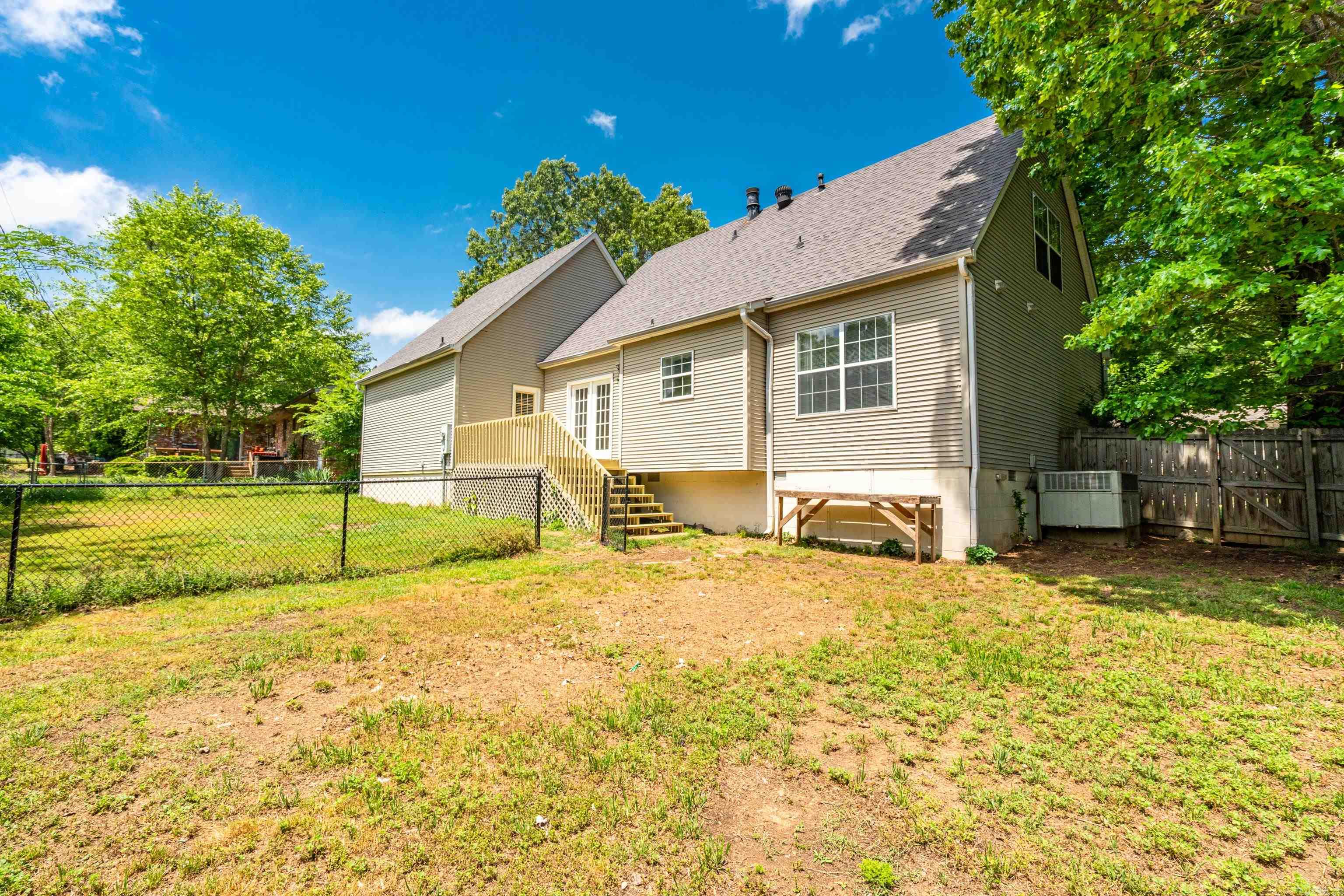 MEADOW-WOOD - Residential
