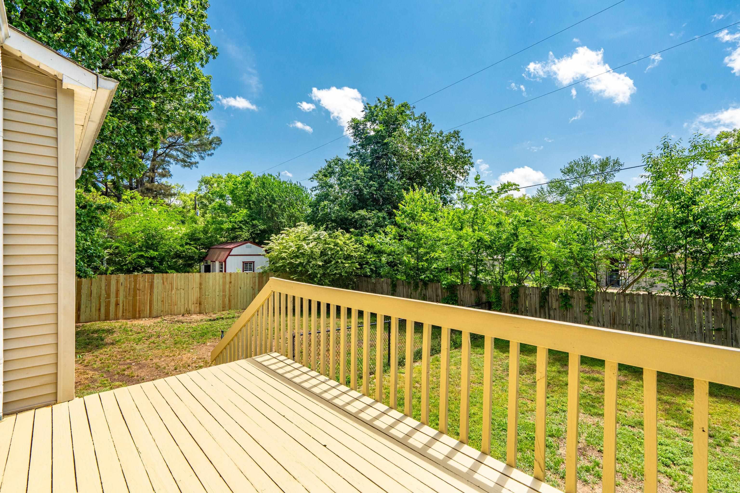 MEADOW-WOOD - Residential