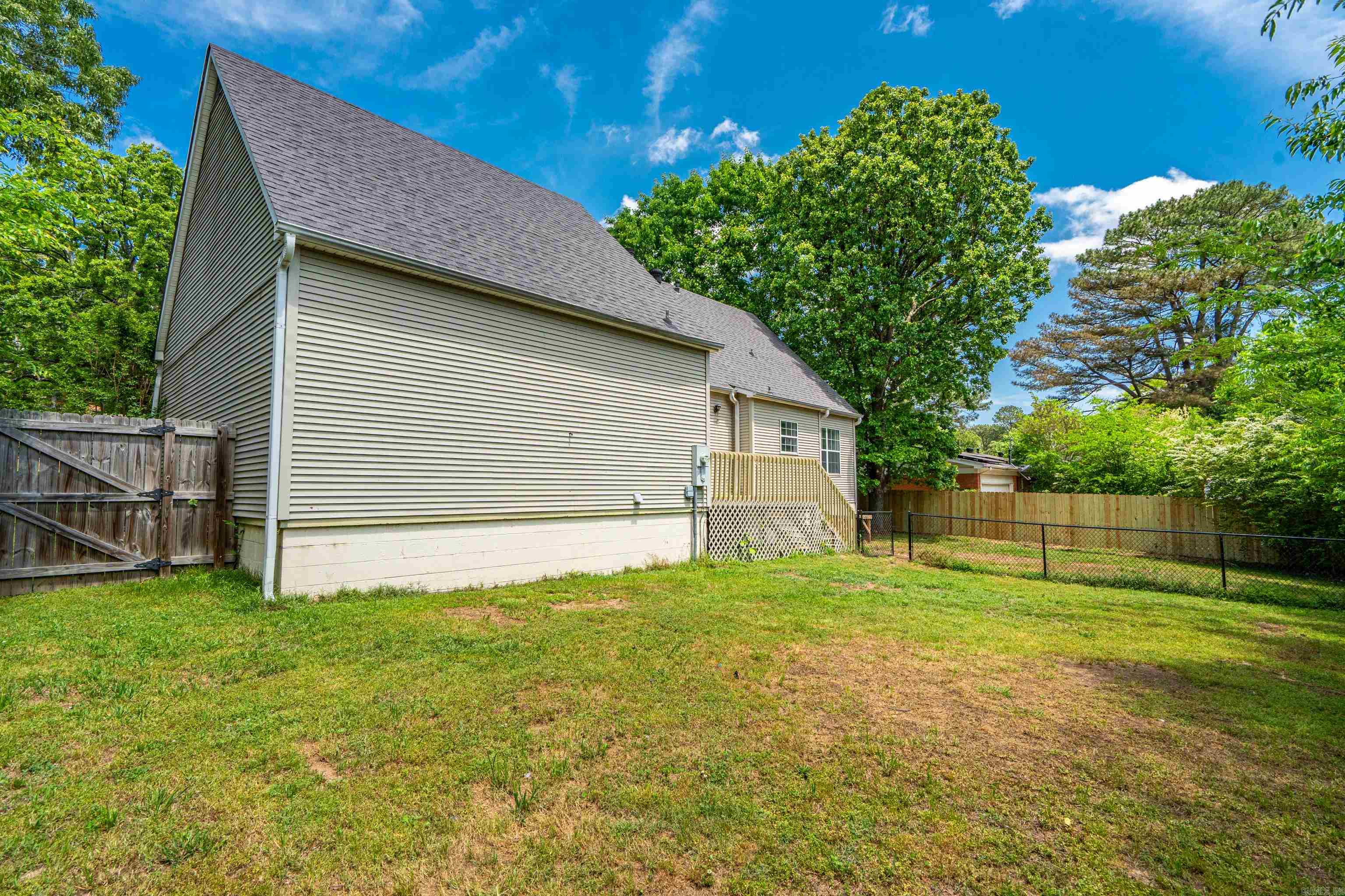 MEADOW-WOOD - Residential