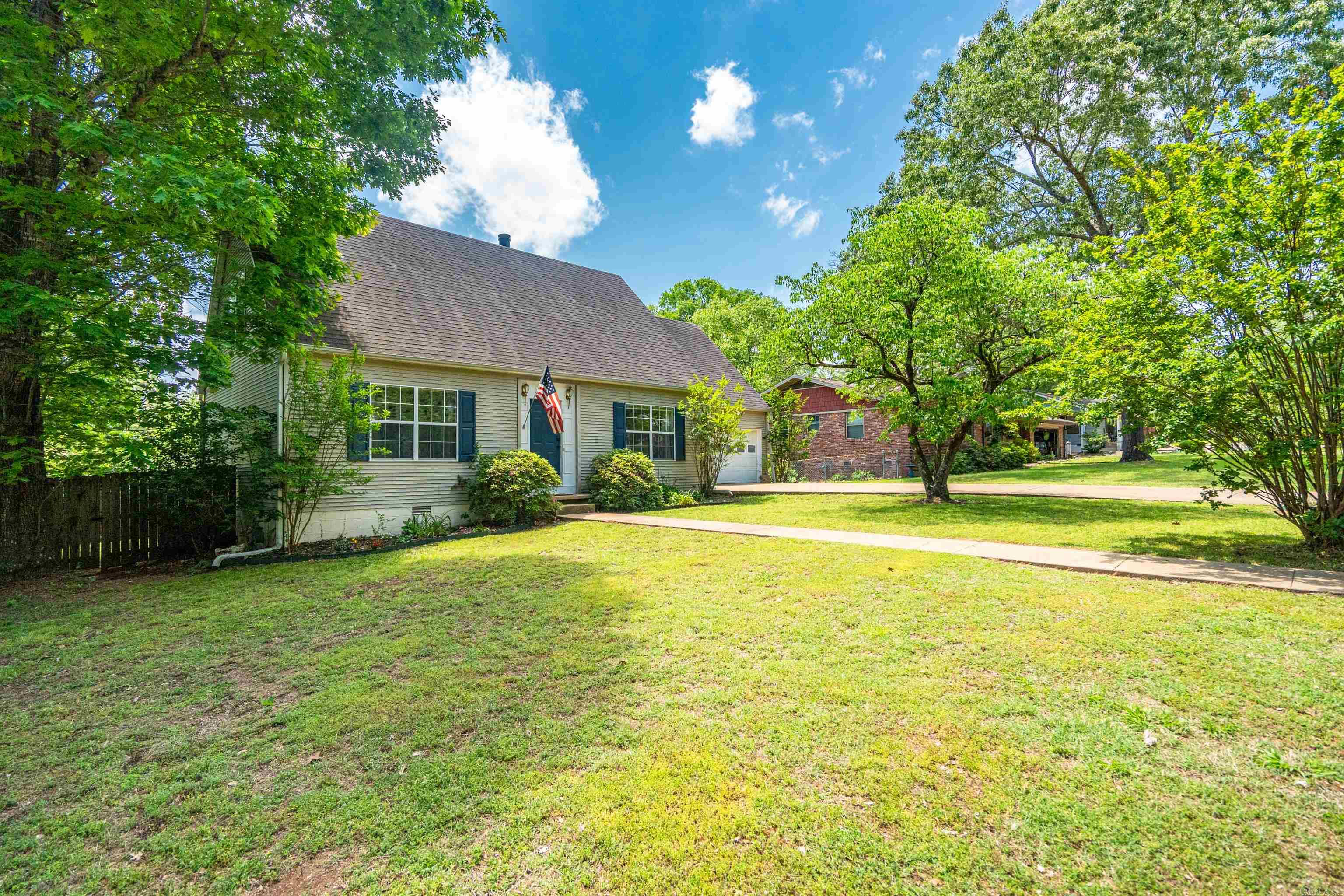MEADOW-WOOD - Residential