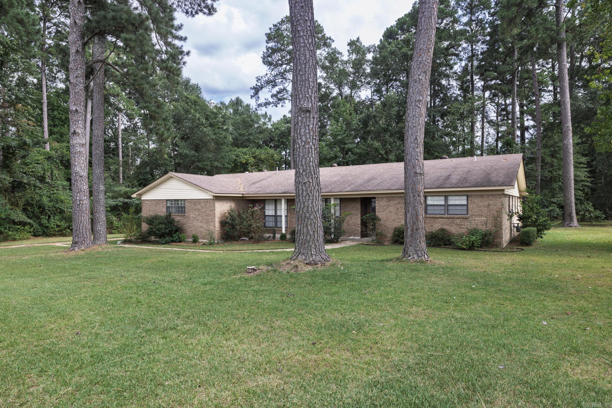 Country Club Estates - Residential