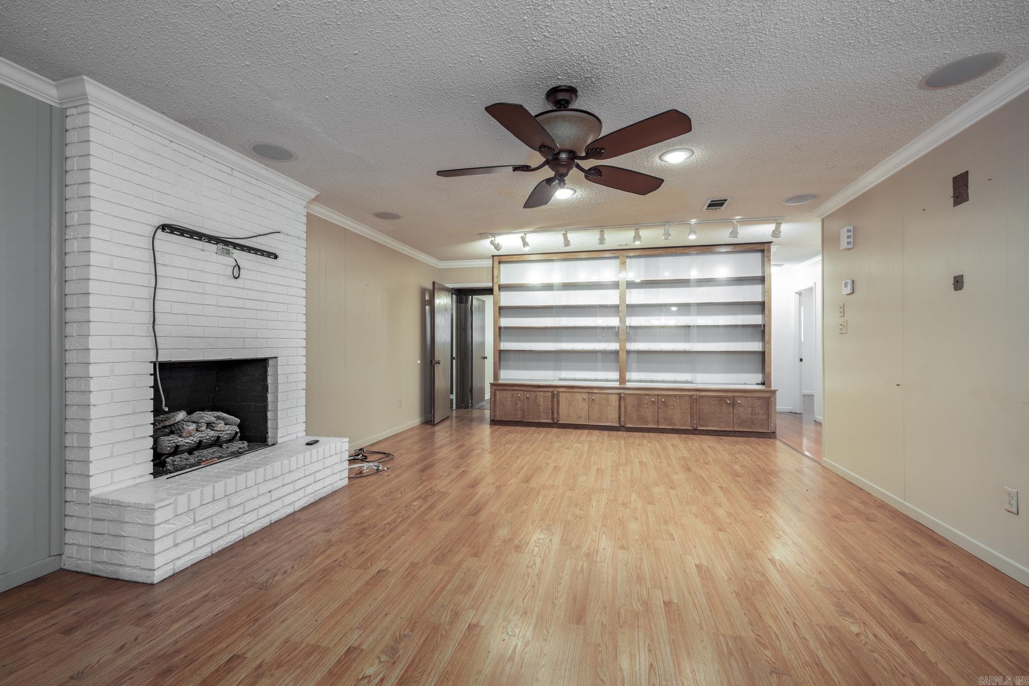 Country Club Estates - Residential