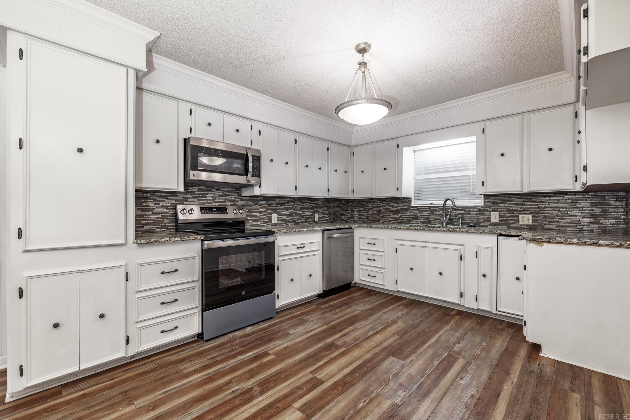 Country Club Estates - Residential