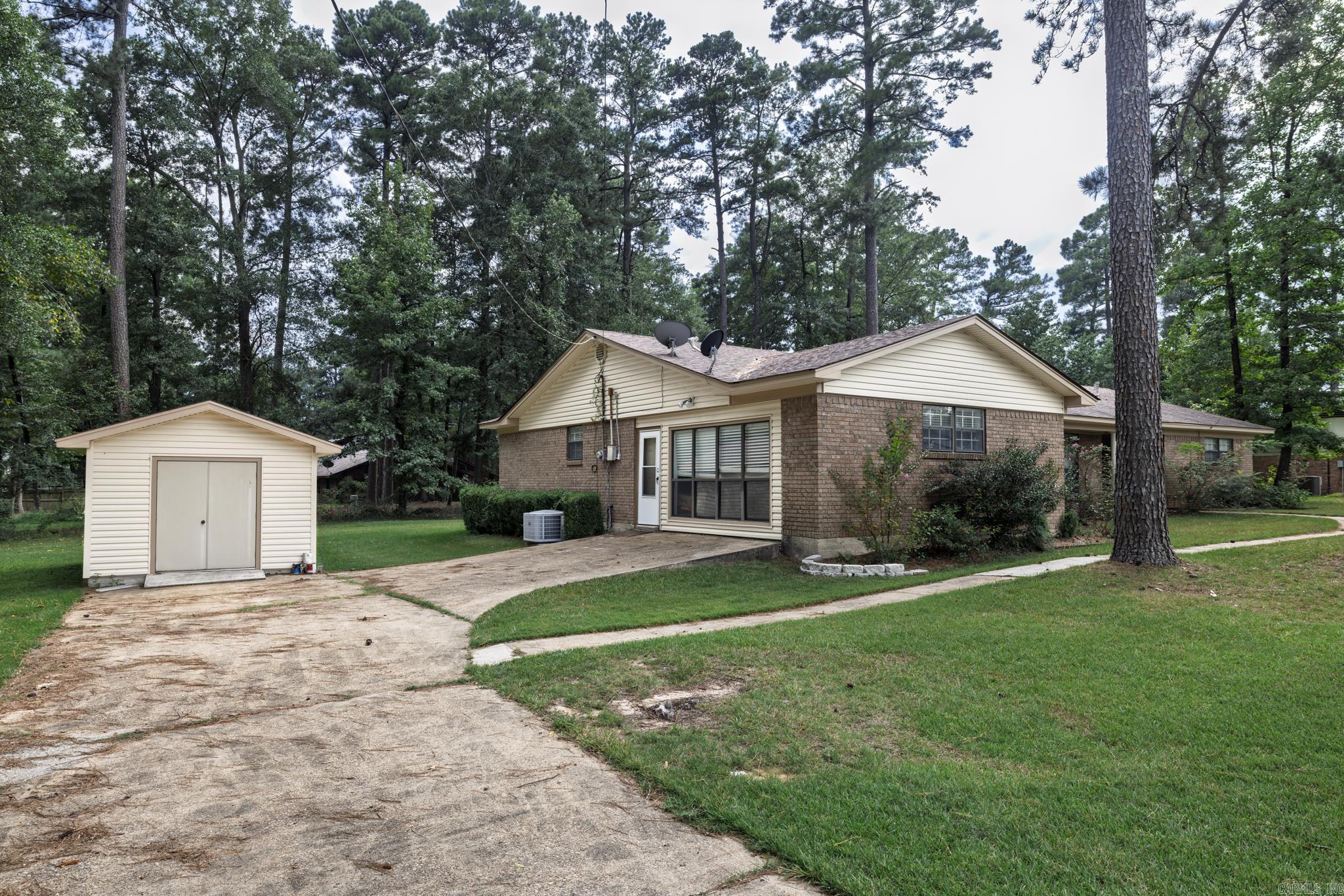 Country Club Estates - Residential