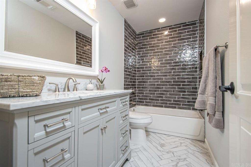 Lincoln Park - Residential