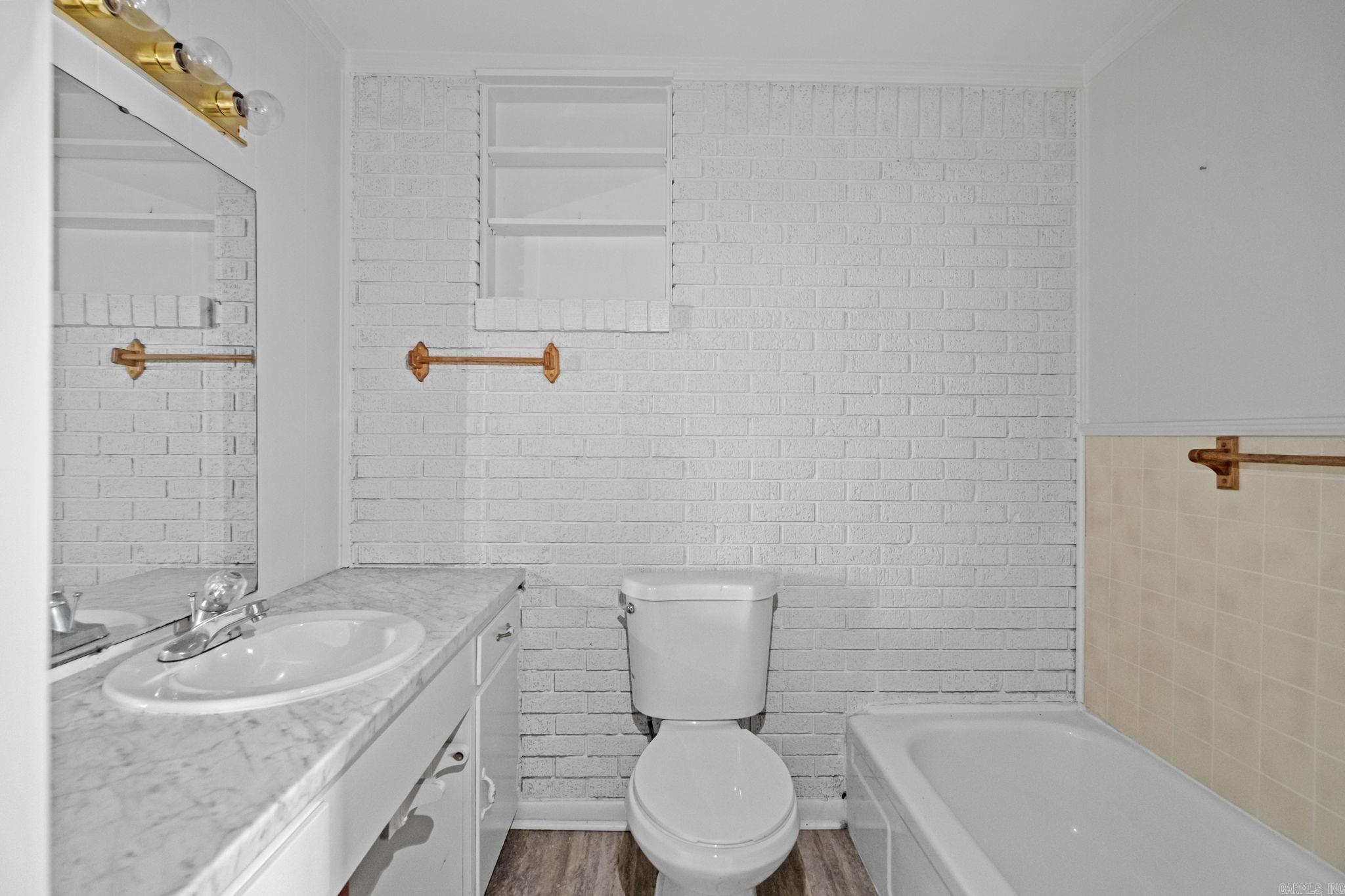 Farmeres 3rd - Residential