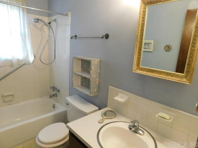 MEADOW LARK - Residential