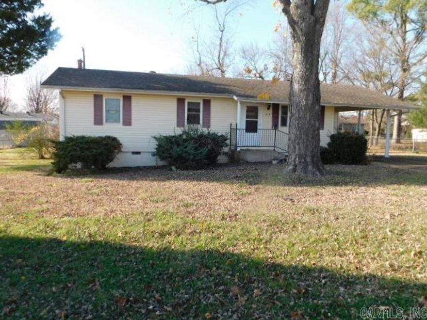 Nice built three (3) bedroom, one (1) bath home in the city limits of Mountain Home. Close to downtown, shopping center and medical, just minutes to Norfork Lake, the White River and lots of shopping.  This home has a nice level yard with chain link fence in the back. This home has a one car carport attached.  The home is being sold “as is where is”. Will make a great starter home or rental property.  It’s ready to move into and won’t last long.