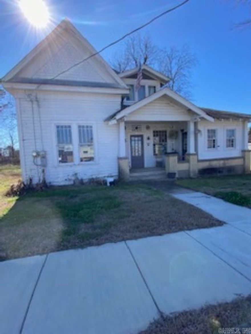 If you are looking for a unique business building, we have it located in the center of Camden. Located near the courthouse this 2-story historic home will be the perfect setting for your new adventure. Over 2200 sq ft and has a back entrance. This could also be apartments, restaurant, coffee shop, boutique, and so much more. This is Zoned C-3. Let us help you into a new adventure!