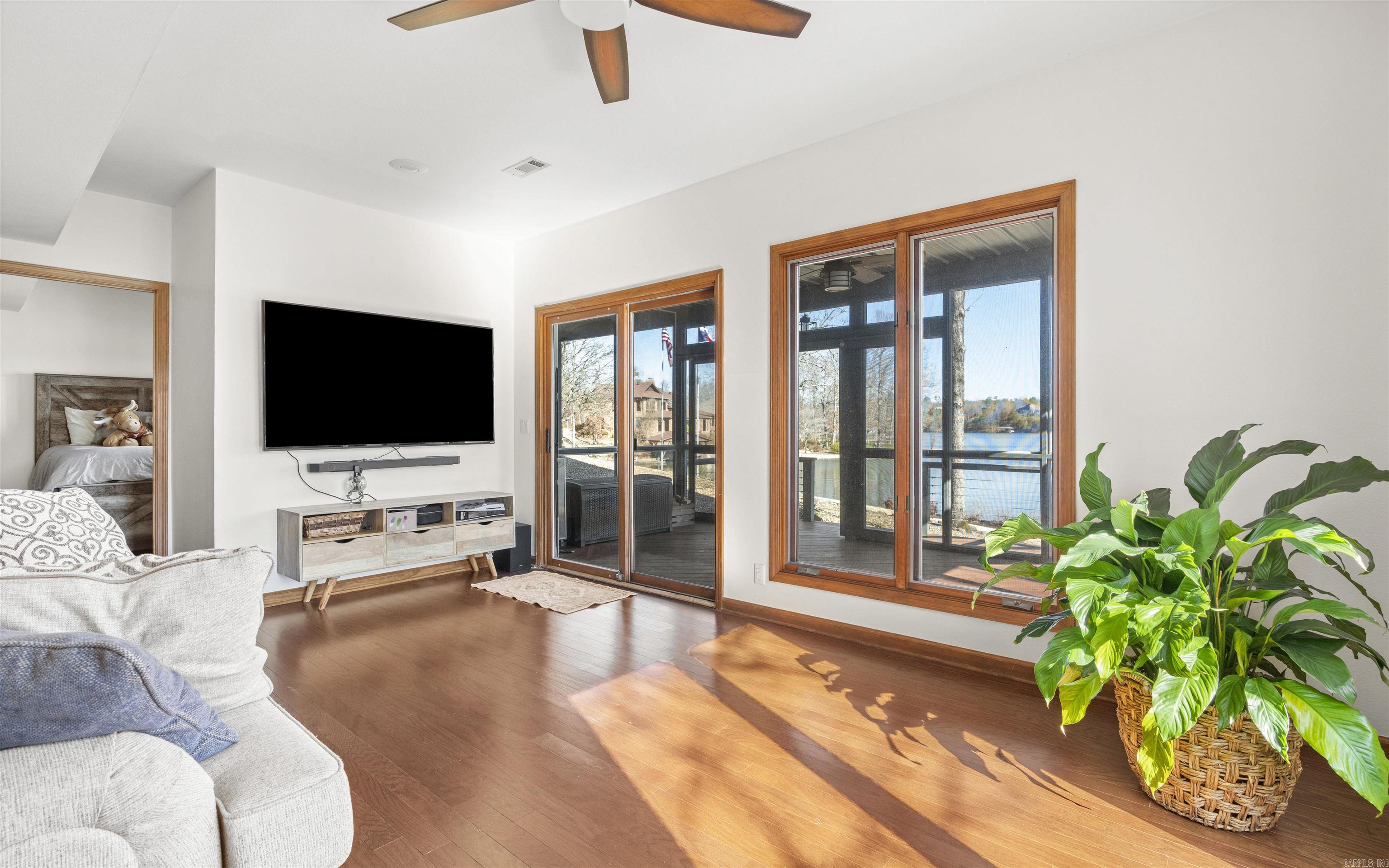 Sorpresa - Residential