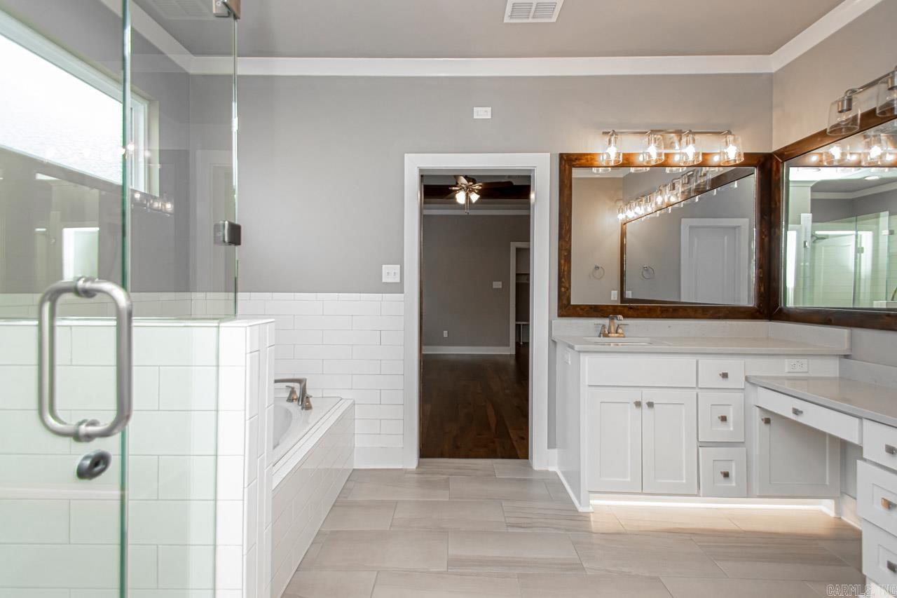 HURRICANE GARDENS - Residential