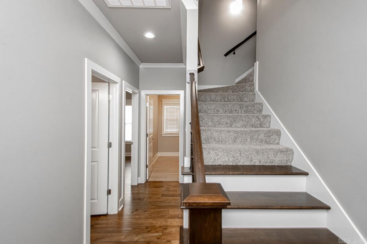 HURRICANE GARDENS - Residential