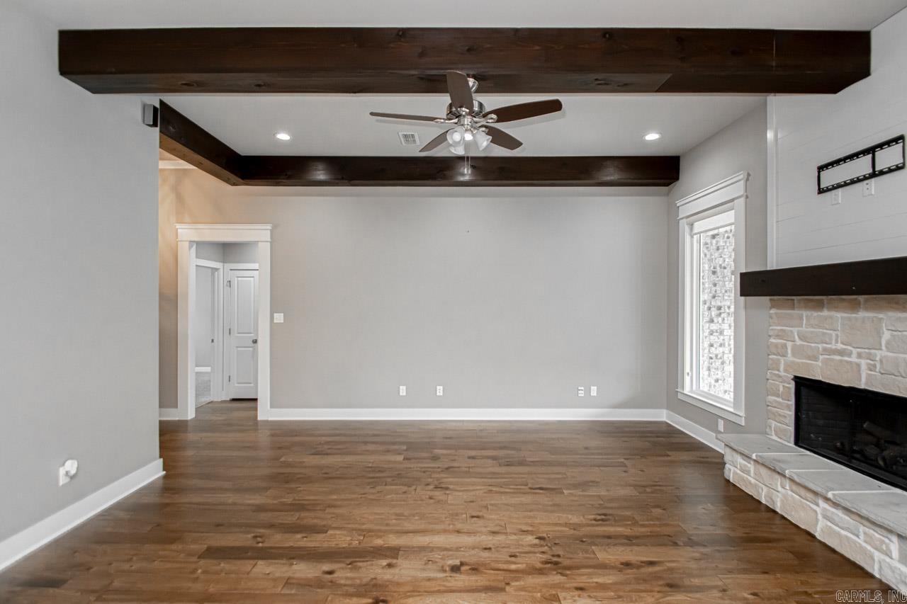 HURRICANE GARDENS - Residential