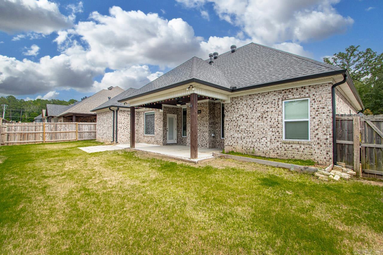 HURRICANE GARDENS - Residential