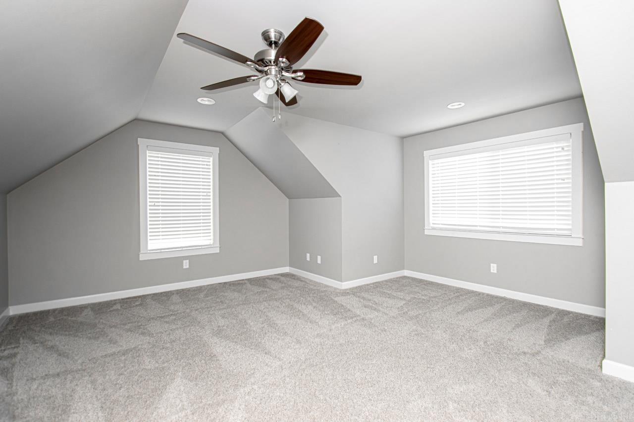 HURRICANE GARDENS - Residential