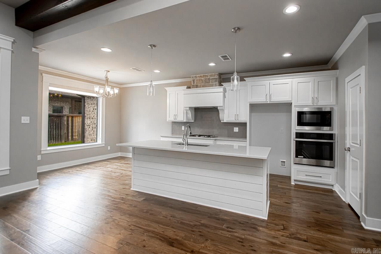 HURRICANE GARDENS - Residential