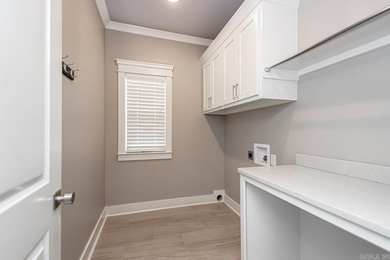 HURRICANE GARDENS - Residential