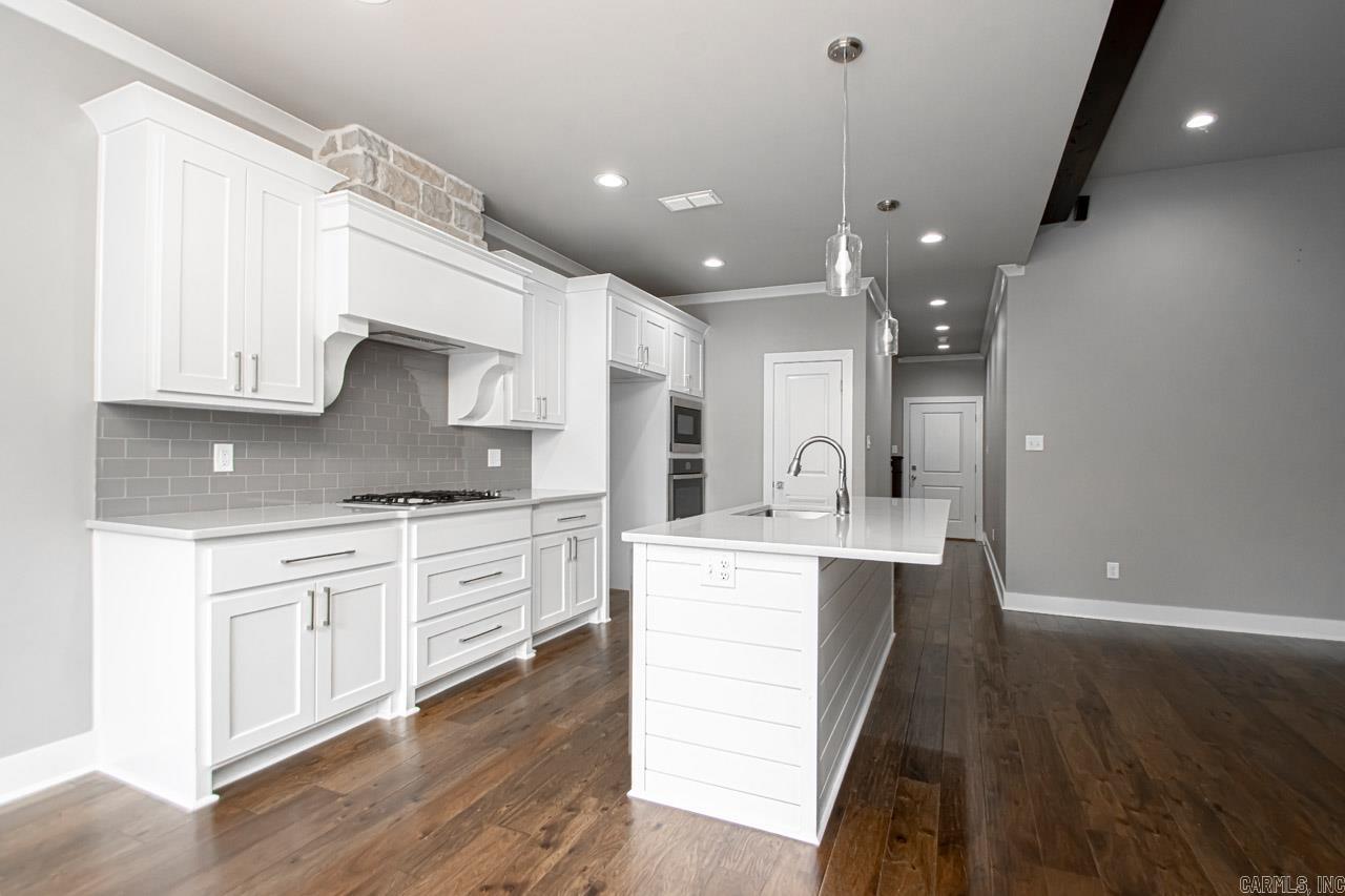 HURRICANE GARDENS - Residential