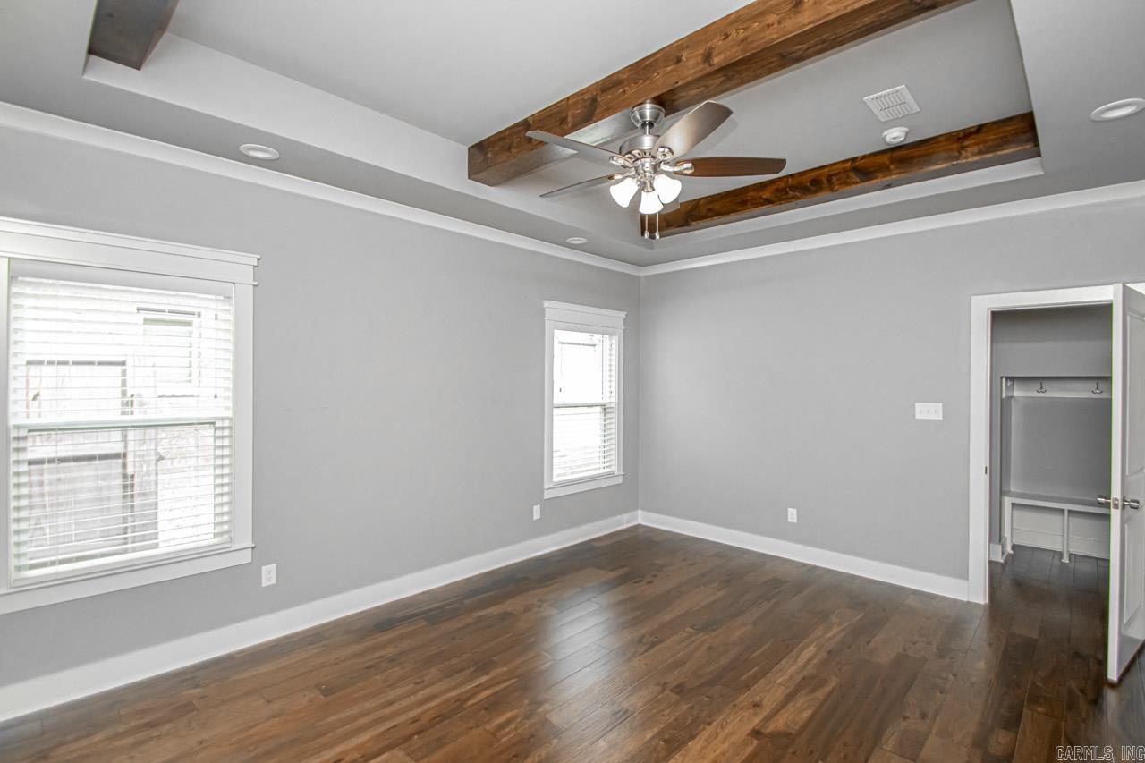 HURRICANE GARDENS - Residential