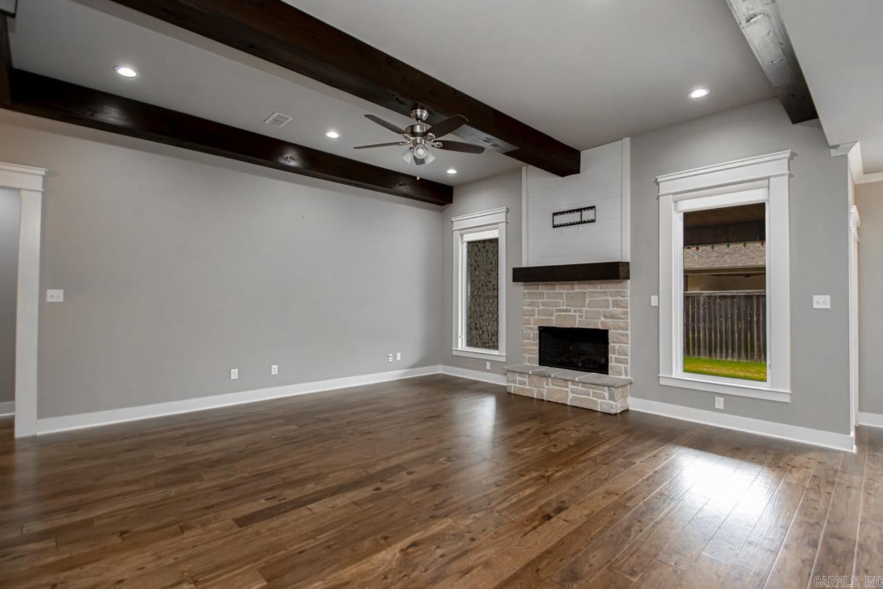 HURRICANE GARDENS - Residential