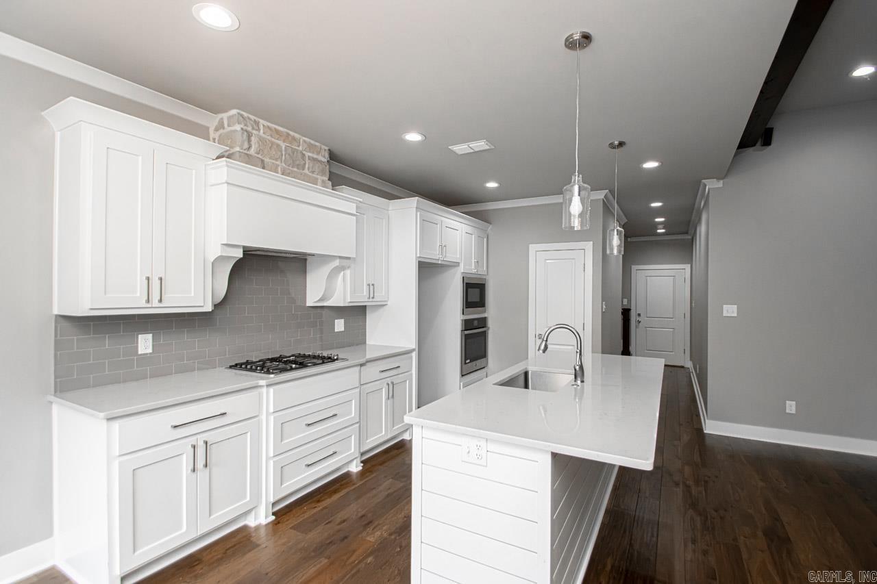 HURRICANE GARDENS - Residential